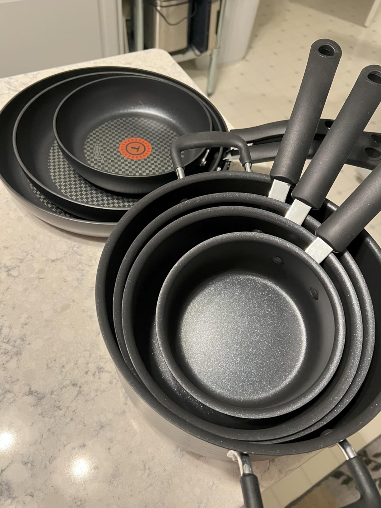 T-Fal Ultimate Hard Anodized Nonstick Cookware Set 17 Piece, Nonstick Pots and Pans Set with Fry Pan, Saucepans, Saute-Pan, Griddle, Dishwasher Safe, Black Customer Review T-Fal Ultimate Hard Anodized Nonstick Cookware Set 17 Piece, Nonstick Pots and Pans Set with Fry Pan, Saucepans, Saute-Pan, Griddle, Dishwasher Safe, Black - Customer Photo 5