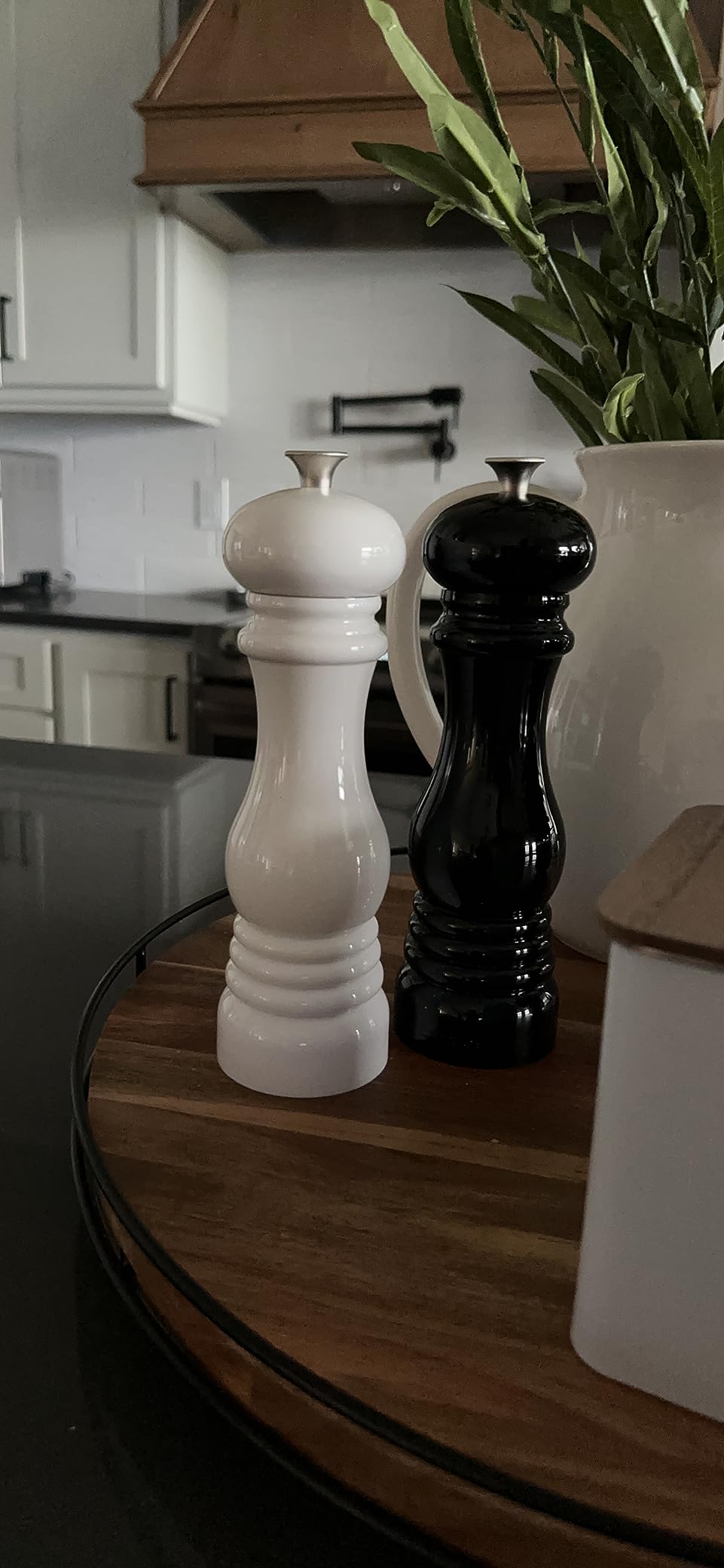 Le Creuset Salt and Pepper Mill Set, 8