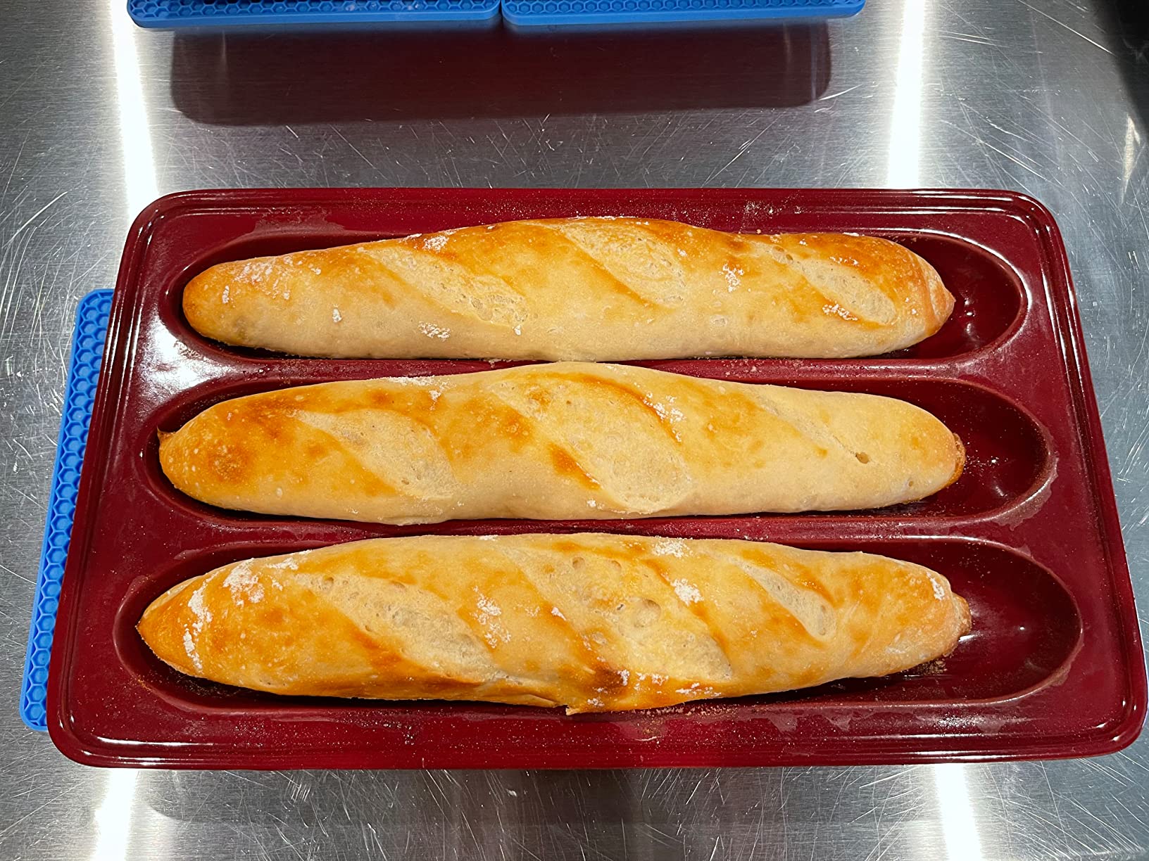 Emile Henry Baguette Baker | Burgundy Customer Review Emile Henry Baguette Baker | Burgundy - Customer Photo 3