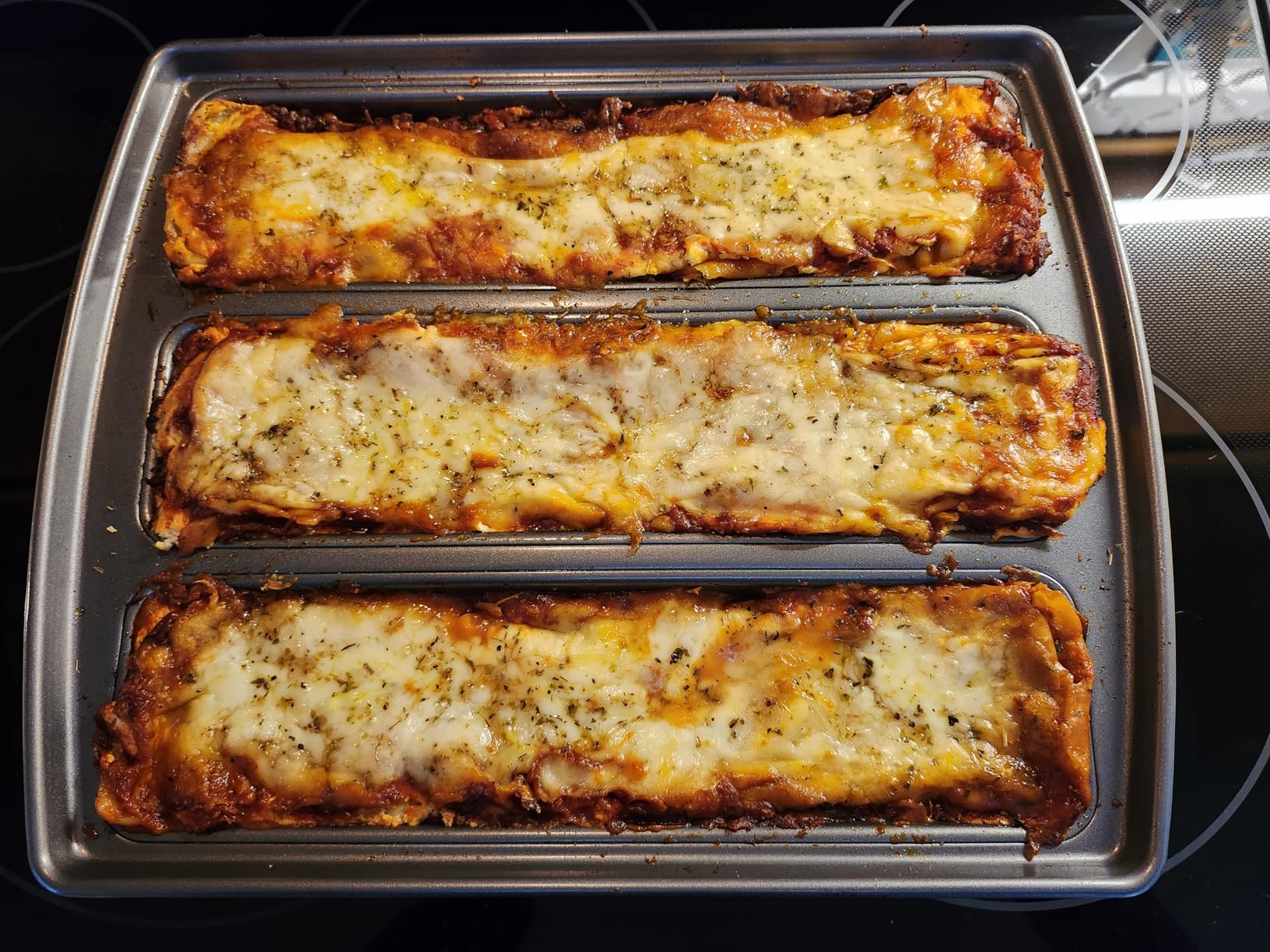 Chicago Metallic Professional Lasagna Trio Pan, Perfect for loaf breads, cakes and more 12.5 by 16 by 3 inches, Silver Customer Review Chicago Metallic Professional Lasagna Trio Pan, Perfect for loaf breads, cakes and more 12.5 by 16 by 3 inches, Silver - Customer Photo 2