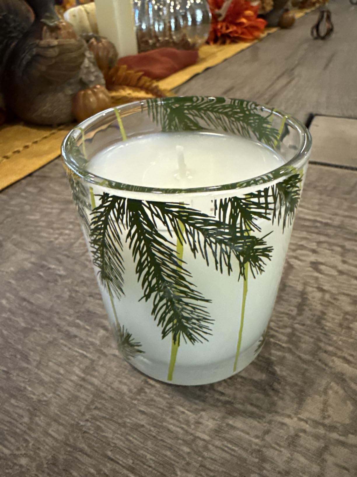 Thymes Frasier Fir Pine Needle Candle – Holiday Candles for Home Scented with Notes of Crisp Siberian Fir, Cedarwood & Sandalwood – Christmas Decor – Christmas Gifts for Women & Men (6.5 oz) - Customer Photo 2