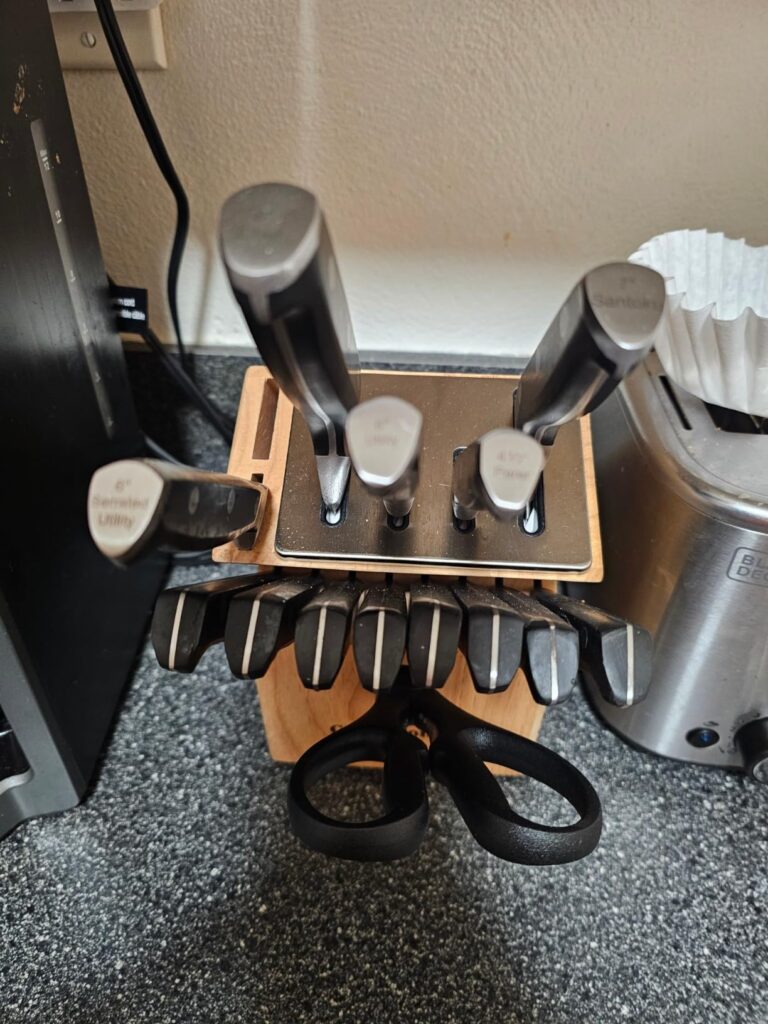 Calphalon Classic Self-Sharpening Cutlery Knife Block Set with SharpIN Technology, 15 piece Customer Review Best Self Sharpening Knives