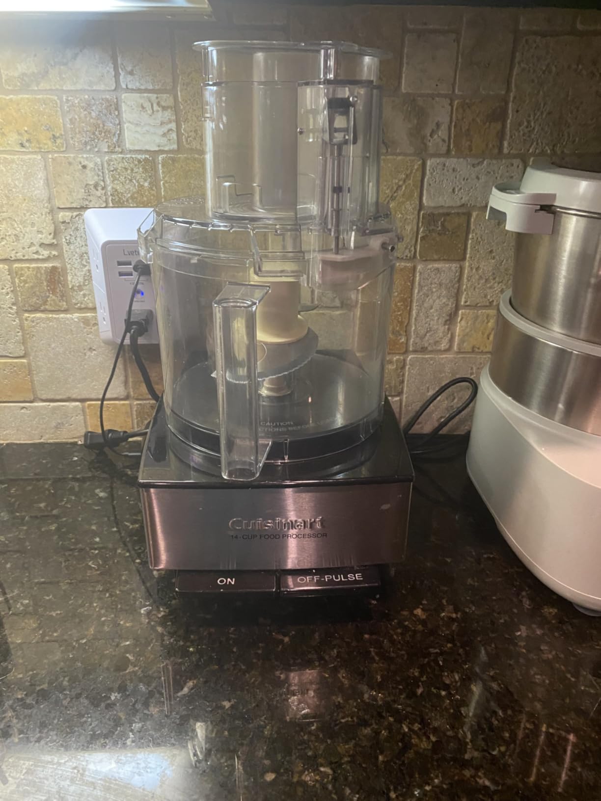 Cuisinart Food Processor, 14-Cup Vegetable Food Chopper for Mincing, Dicing, Shredding, Puree & Kneading Dough, 720-Watt Motor, Stainless Steel, DFP-14BCNY customer photo 2