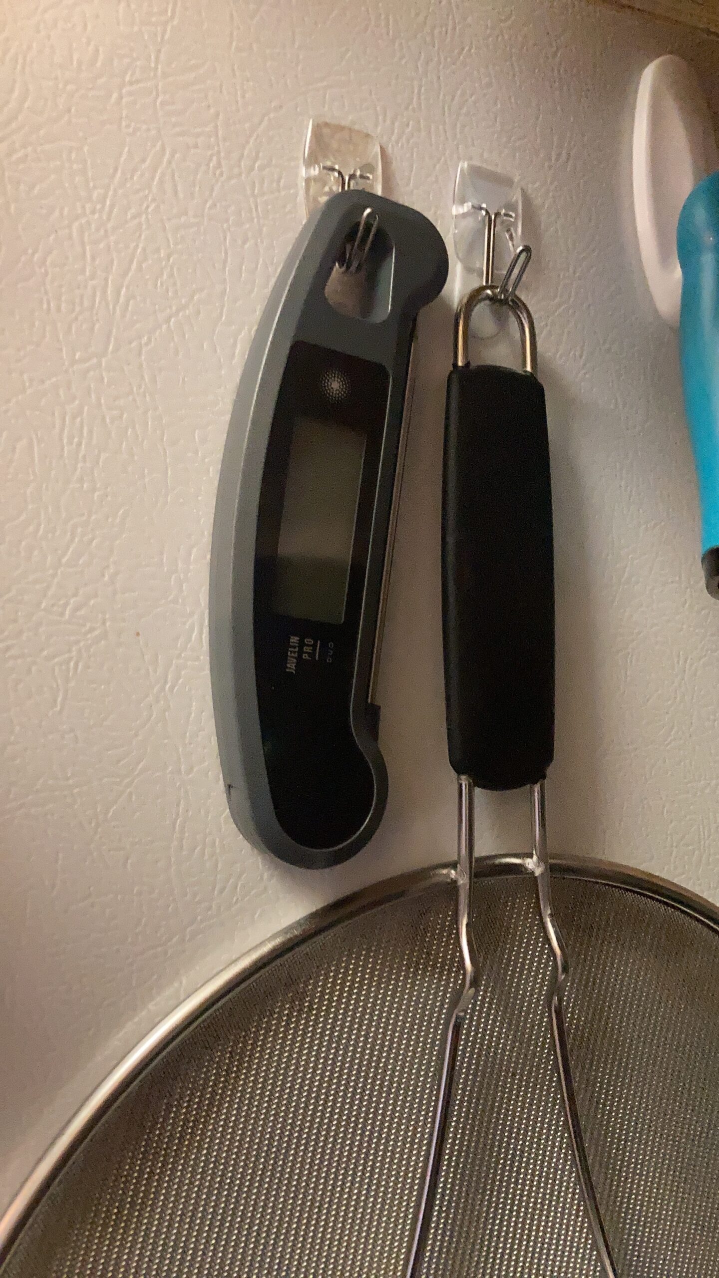 Lavatools Javelin PRO Classic Ultra-Fast 2-Second Professional Digital Instant Read Meat Thermometer for Grill and Cooking, Auto-Rotating Backlit Display, IP65 Water Resistant, NSF Certified - Customer Photo 2