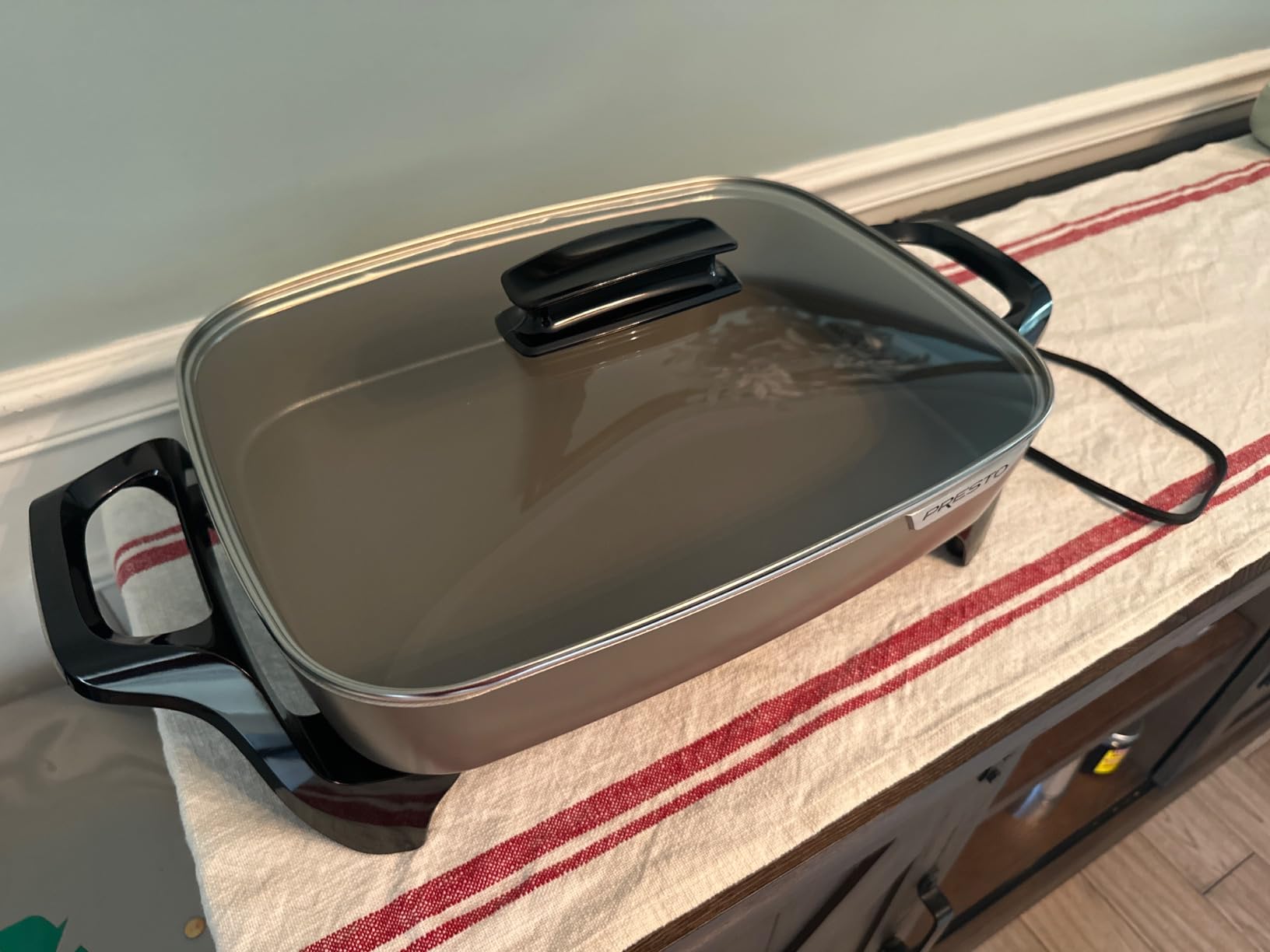 Presto 06856 16-Inch Ceramic Electric Skillet, Grey Customer Review Presto 06856 16-Inch Ceramic Electric Skillet, Grey - Customer Photo 1