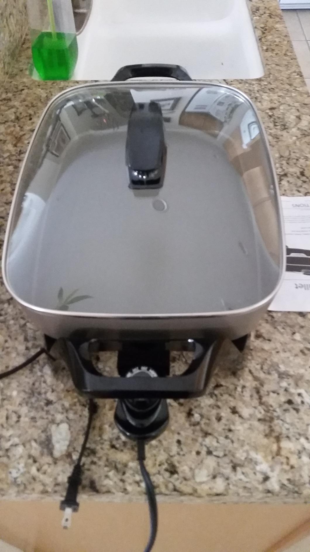 Presto 06856 16-Inch Ceramic Electric Skillet, Grey Customer Review Presto 06856 16-Inch Ceramic Electric Skillet, Grey - Customer Photo 2