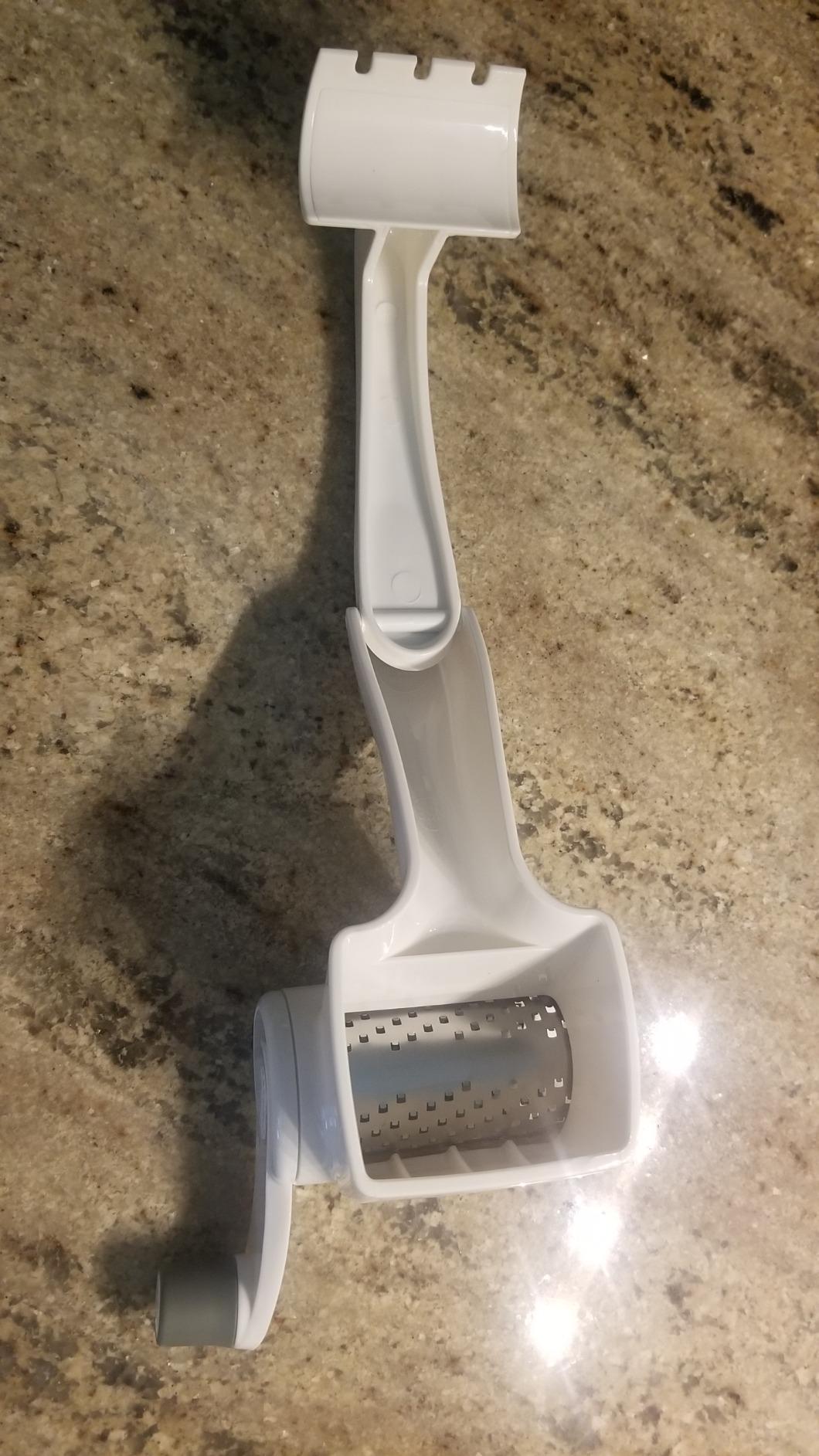 Zyliss Classic Rotary Cheese Grater - NSF Restaurant Certified Handheld Grater - Can be used for Hard Cheese, Chocolate & More - With Comfortable Handle & Easy-to-Clean Drum - White - Customer Photo 1