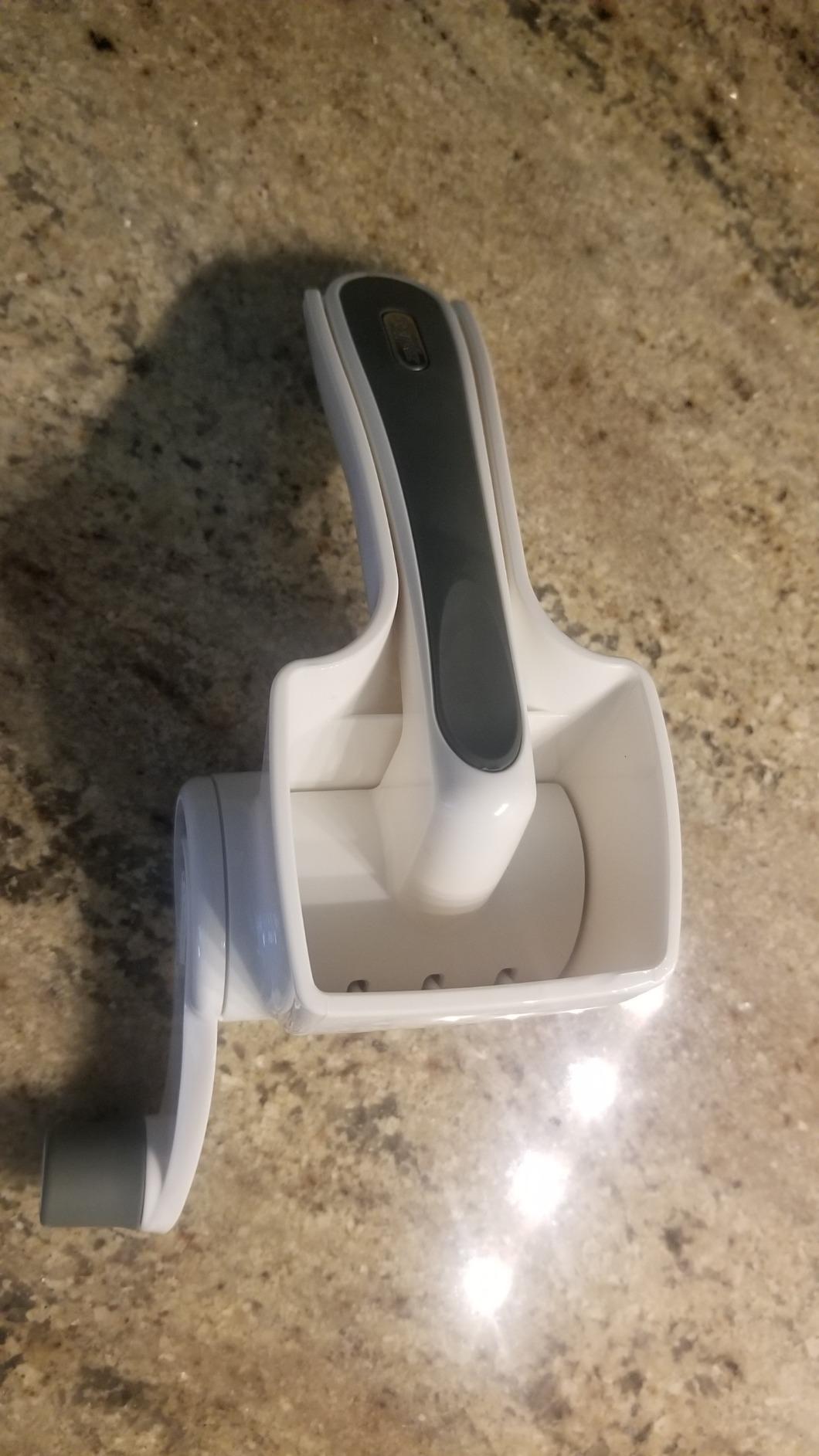 Zyliss Classic Rotary Cheese Grater - NSF Restaurant Certified Handheld Grater - Can be used for Hard Cheese, Chocolate & More - With Comfortable Handle & Easy-to-Clean Drum - White Customer Review Zyliss Classic Rotary Cheese Grater - NSF Restaurant Certified Handheld Grater - Can be used for Hard Cheese, Chocolate & More - With Comfortable Handle & Easy-to-Clean Drum - White - Customer Photo 2