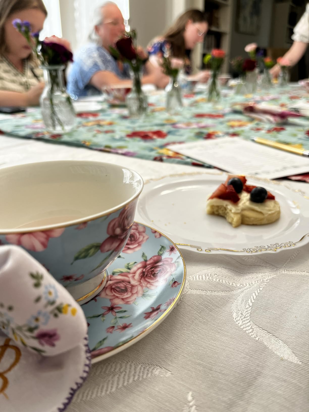 BTaT- Tea Cups and Saucers, Set of 6, 8 oz, Floral Design, Porcelain Tea Cup Sets, Dishwasher Safe Customer Review BTaT- Tea Cups and Saucers, Set of 6, 8 oz, Floral Design, Porcelain Tea Cup Sets, Dishwasher Safe - Customer Photo 2