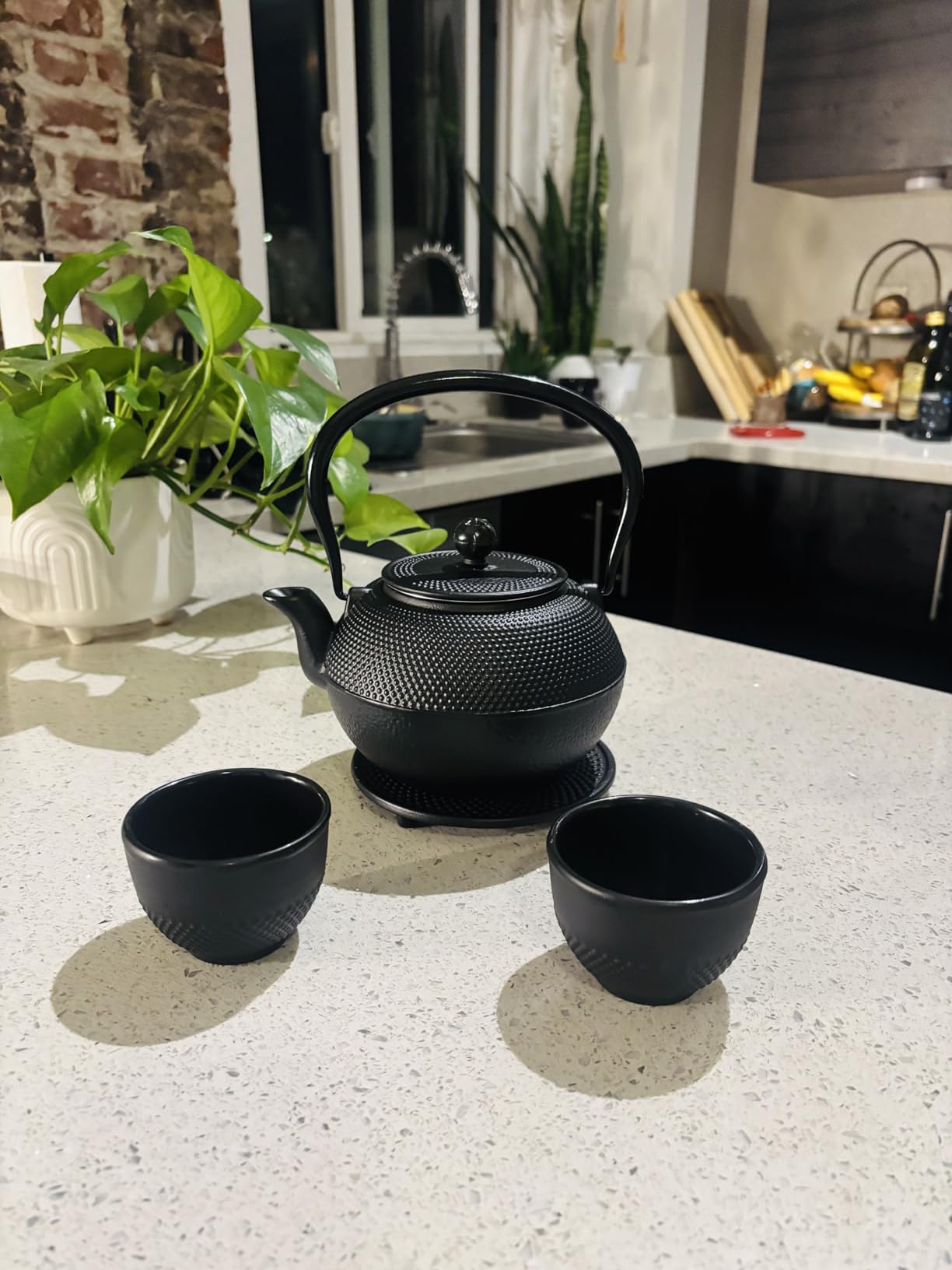 Juvale Cast Iron Teapot - 1200 mL, Black, 2 Cups - Japanese Tea Set with Stainless Steel Infuser & Stovetop Kettle for Loose Leaf Tea Customer Review Juvale Cast Iron Teapot - 1200 mL, Black, 2 Cups - Japanese Tea Set with Stainless Steel Infuser & Stovetop Kettle for Loose Leaf Tea - Customer Photo 2