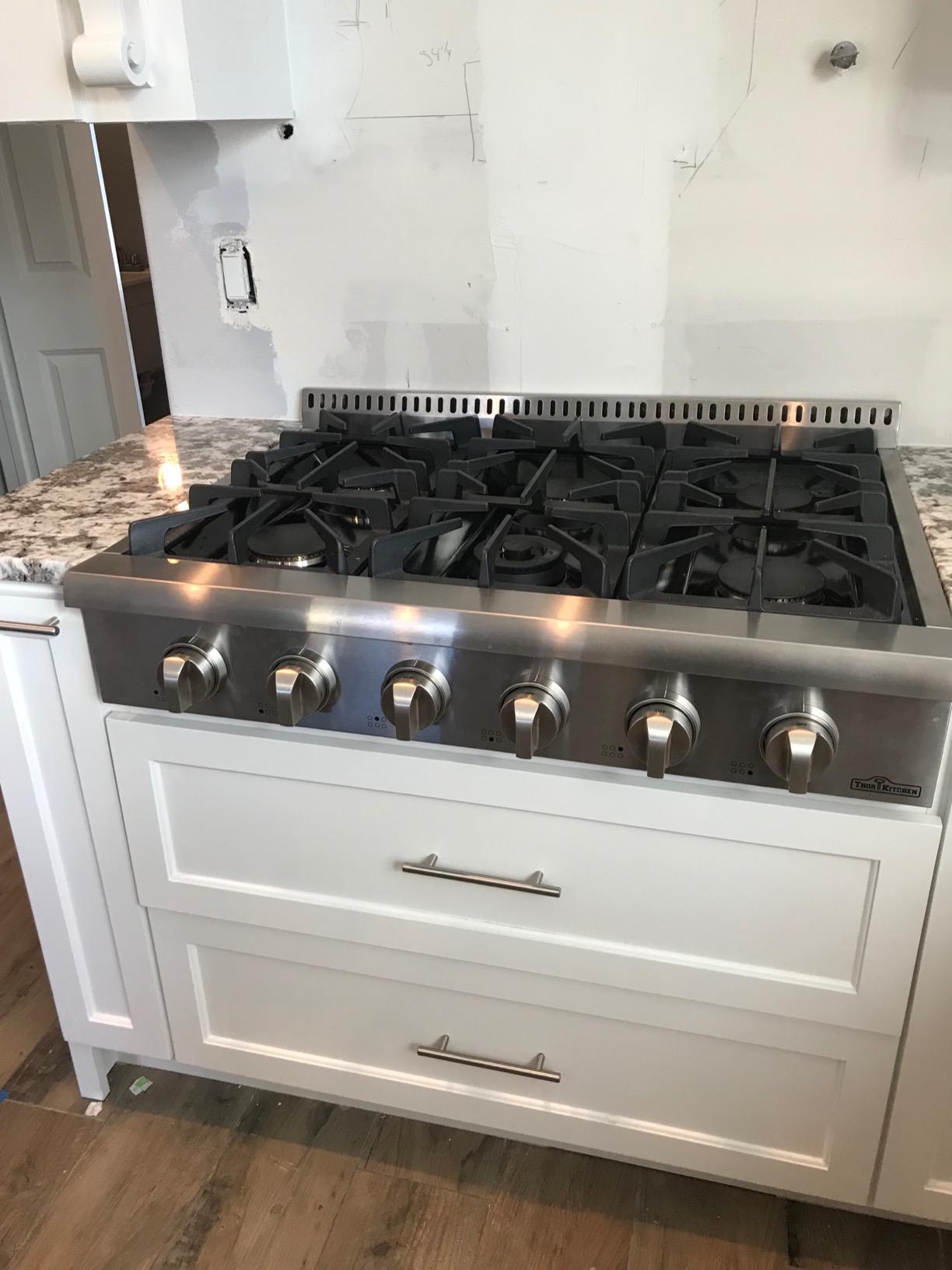 THOR KITCHEN Pro-Style Gas Rangetop with 6 Sealed Burners 36-Inch, Stainless Steel HRT3618U Customer Review THOR KITCHEN Pro-Style Gas Rangetop with 6 Sealed Burners 36-Inch, Stainless Steel HRT3618U - Customer Photo 2