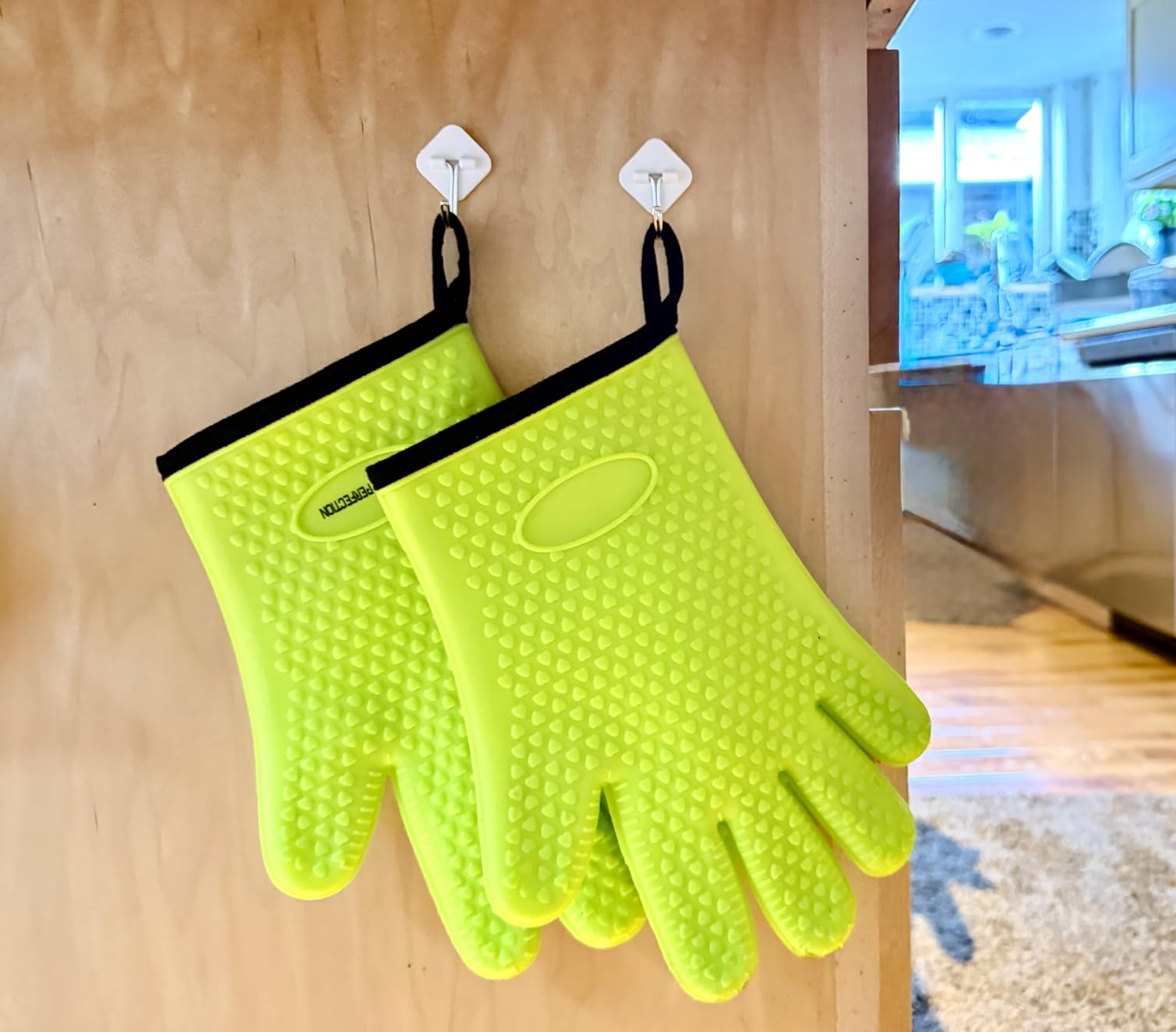 KITCHEN PERFECTION Silicone Smoker Oven Gloves -Extreme Heat Resistant BBQ Gloves -Handle Hot Food Right on Your Smoker Grill Fryer & Pit | Waterproof Oven Mitts |Superior Value Set+3 Bonuses - Customer Photo 1