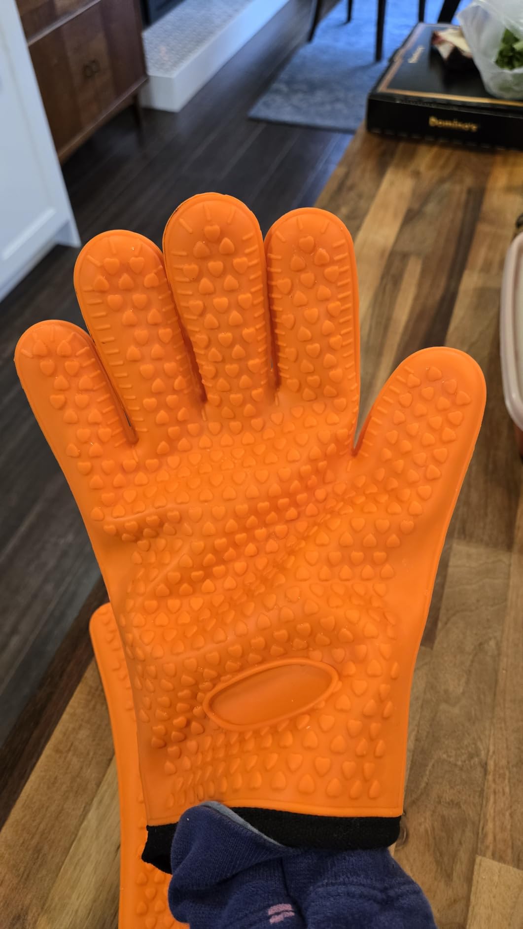KITCHEN PERFECTION Silicone Smoker Oven Gloves -Extreme Heat Resistant BBQ Gloves -Handle Hot Food Right on Your Smoker Grill Fryer & Pit | Waterproof Oven Mitts |Superior Value Set+3 Bonuses - Customer Photo 2