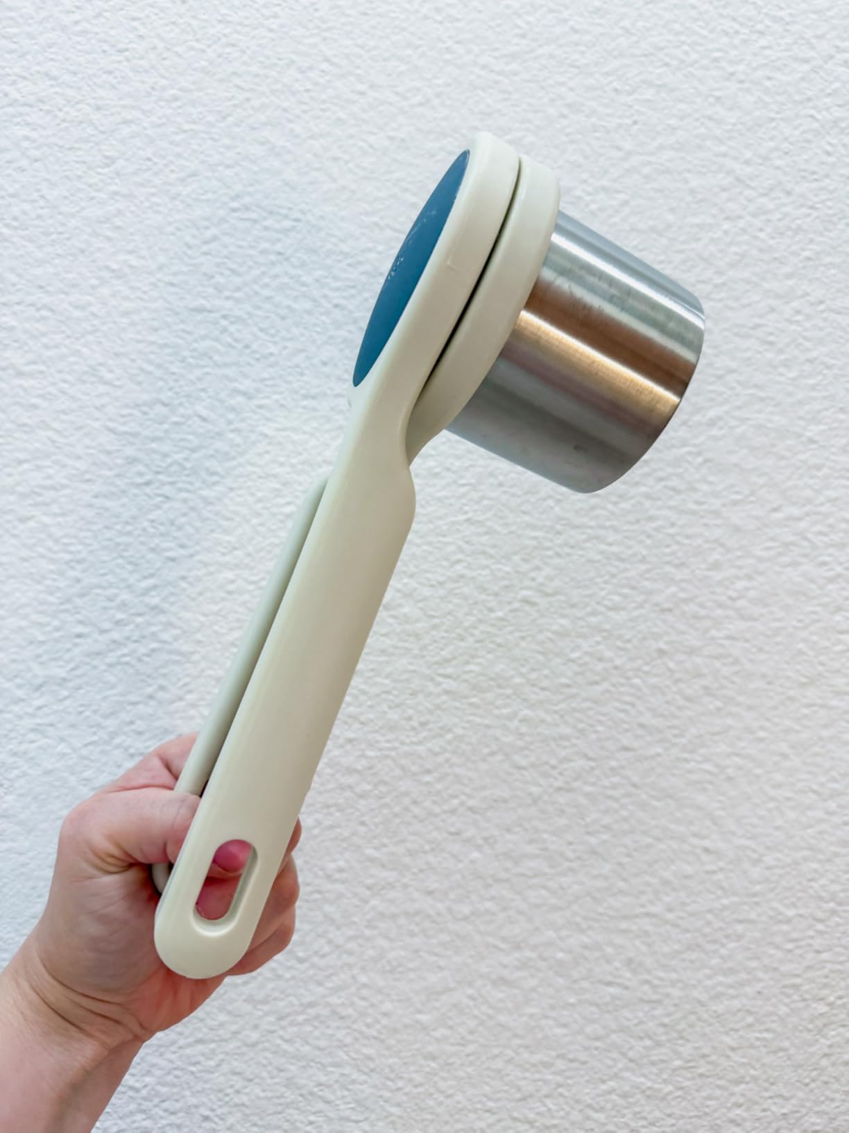 Joseph Joseph Helix Garlic Press Mincer Ergonomic Twist-Action Hand Juicer Stainless Steel, Green Customer Review Joseph Joseph Helix Garlic Press Mincer Ergonomic Twist-Action Hand Juicer Stainless Steel, Green - Customer Photo 1