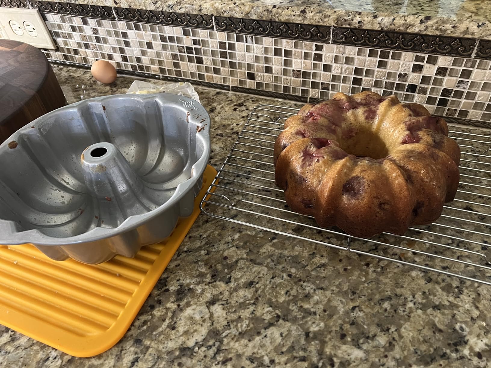 USA Pan Bakeware Nonstick Fluted Tube Cake Pan, Aluminized Steel 10-Inch Customer Review USA Pan Bakeware Nonstick Fluted Tube Cake Pan, Aluminized Steel 10-Inch - Customer Photo 2