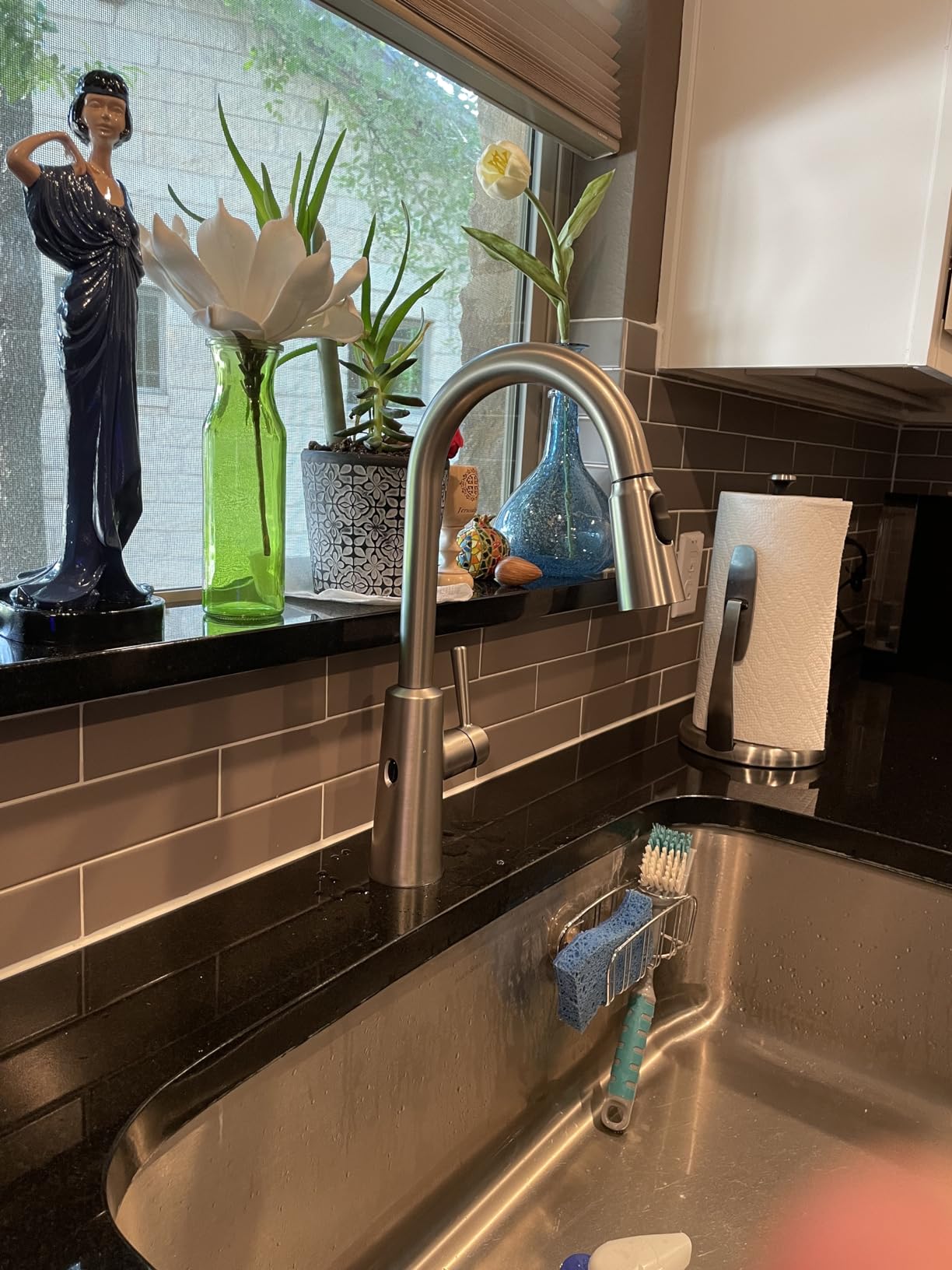 Moen Riley Spot Resist Stainless One-Handle Modern Pulldown Kitchen Faucet Featuring Power Clean and Reflex Docking System for the Spray Head, 7402SRS Customer Review Moen Riley Spot Resist Stainless One-Handle Modern Pulldown Kitchen Faucet Featuring Power Clean and Reflex Docking System for the Spray Head, 7402SRS - Customer Photo 2