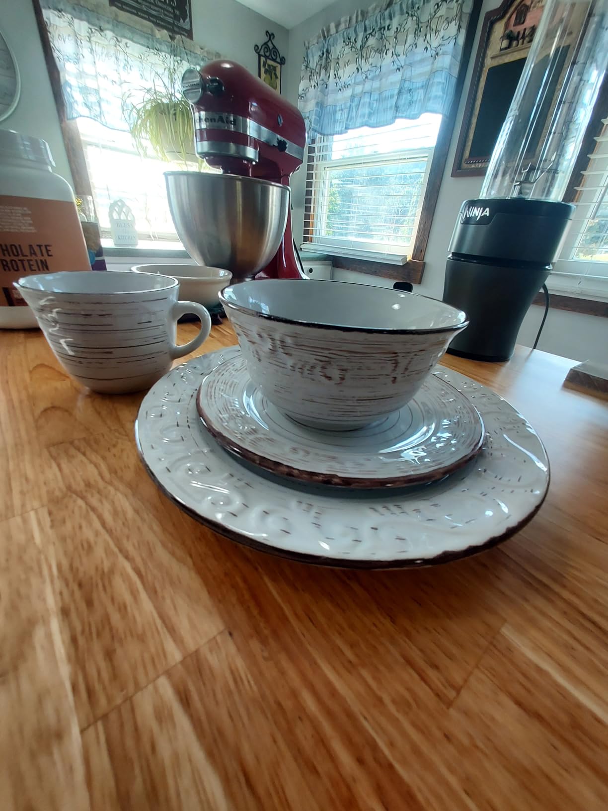Pfaltzgraff Trellis White 16-Piece Stoneware Dinnerware Set, Service for 4, Distressed White Finish, Microwave & Dishwasher Safe Plates and Bowls Customer Review Pfaltzgraff Trellis White 16-Piece Stoneware Dinnerware Set, Service for 4, Distressed White Finish, Microwave & Dishwasher Safe Plates and Bowls - Customer Photo 1