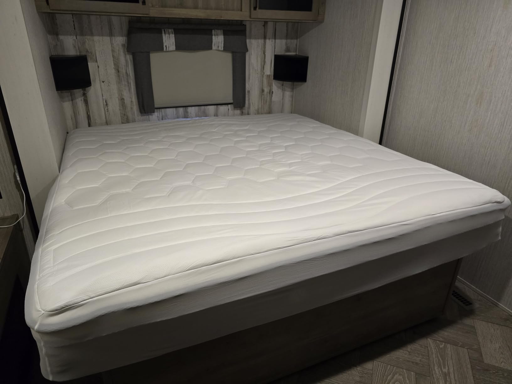 Bedsure Twin XL Mattress Pad - Soft Mattress Topper for College Dorm Room Essentials, Extra Long Twin Quilted Fitted Bed Cover Protector with 8-21 Inches Deep Pocket, Washable, White, 39x80 Inches - Customer Photo 1
