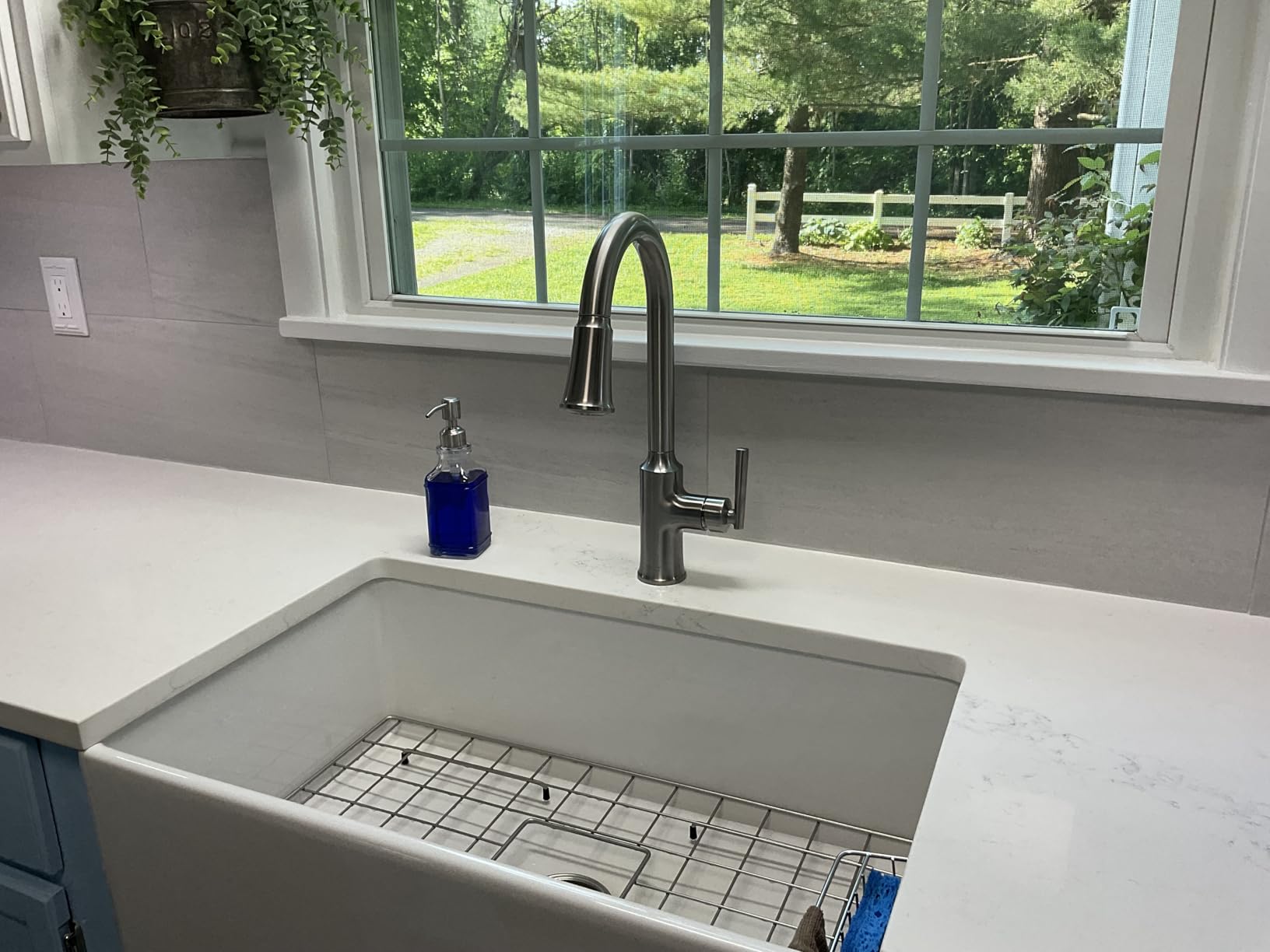 BOCCHI Classico Farmhouse Apron Front Fireclay 30 in. Single Bowl Kitchen Sink with Protective Bottom Grid and Strainer in White - Customer Photo 1