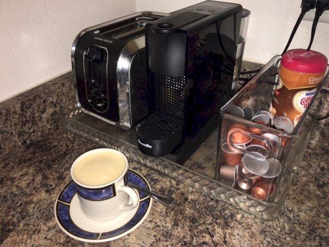 Nespresso Essenza Mini Espresso Machine by Breville with Milk Frother,20.3 fl oz, Piano Black Customer Review Nespresso Essenza Mini Espresso Machine by Breville with Milk Frother,20.3 fl oz, Piano Black - Customer Photo 1