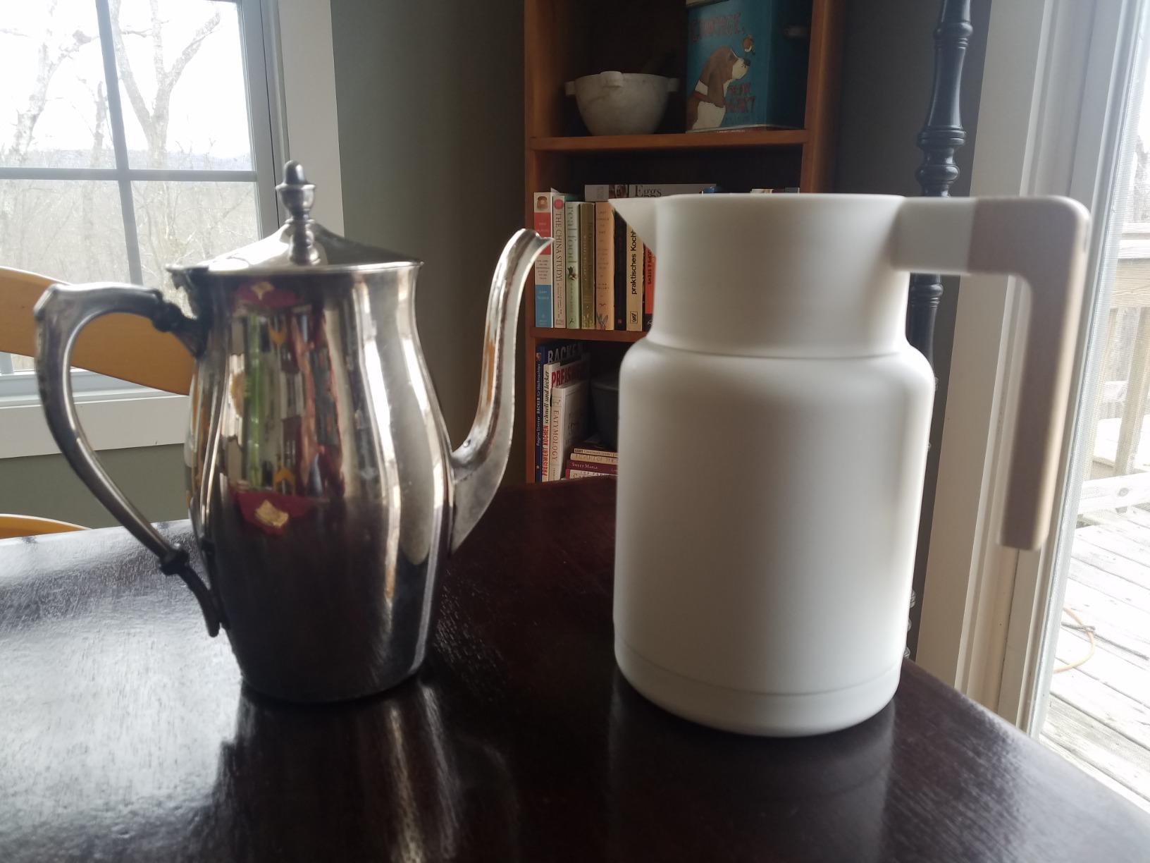 Hastings Collective Thermal Coffee Carafe 50 Oz - Large Stainless Steel Insulated Carafe - 1.5 Liter Double Walled Vacuum Thermos Coffee and Beverage Dispenser with Tea Infuser and Strainer (Black) Customer Review Hastings Collective Thermal Coffee Carafe 50 Oz - Large Stainless Steel Insulated Carafe - 1.5 Liter Double Walled Vacuum Thermos Coffee and Beverage Dispenser with Tea Infuser and Strainer (Black) - Customer Photo 1