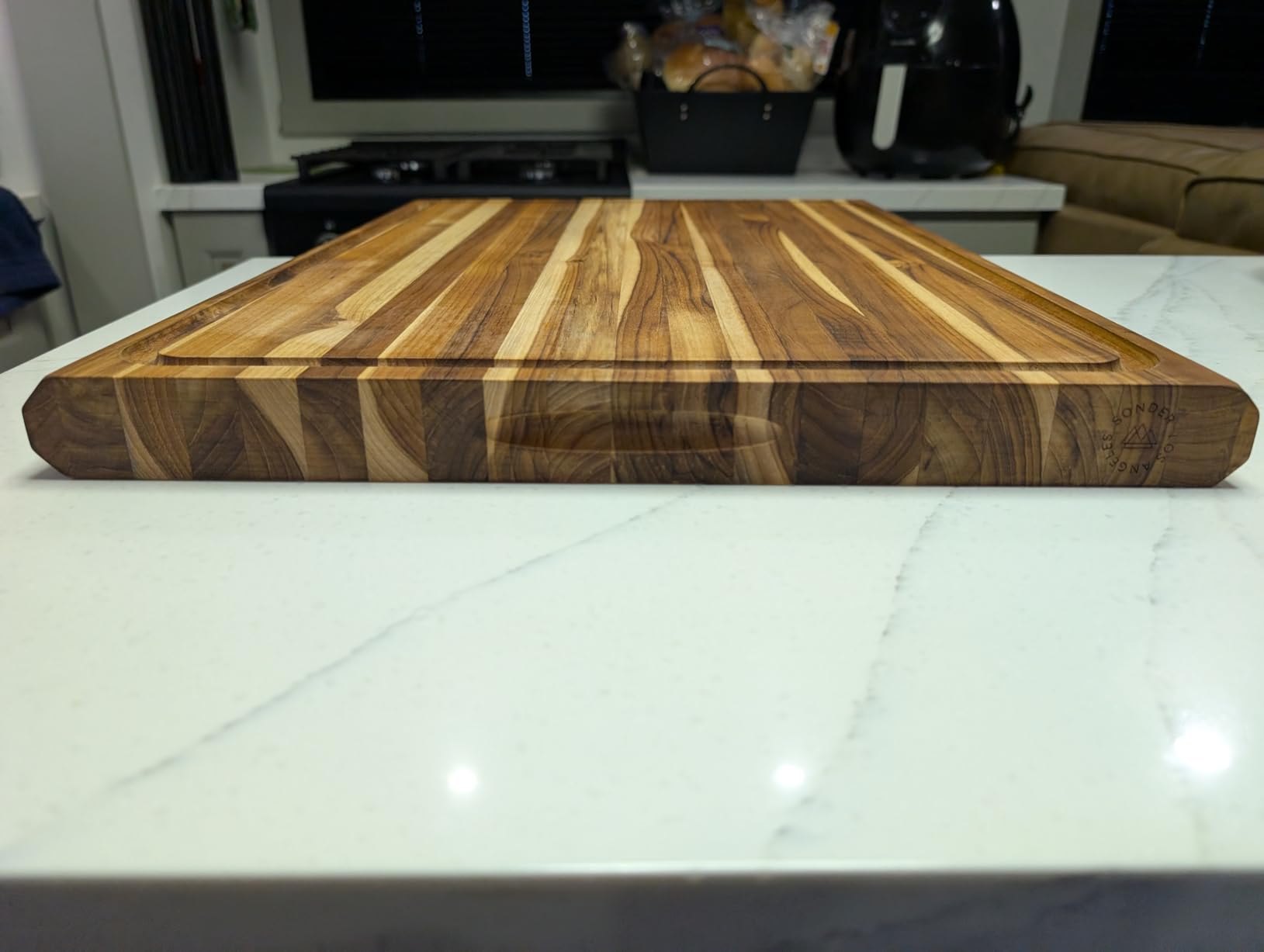 Sonder Los Angeles Winsome Acacia Wood Cutting Board | Acacia Edge Grain Cutting Board for Kitchen with Juice Groove & Sorting Compartment | Perfect for Charcuterie | Gift Box Included | 16x12x1.5 in customer photo 1