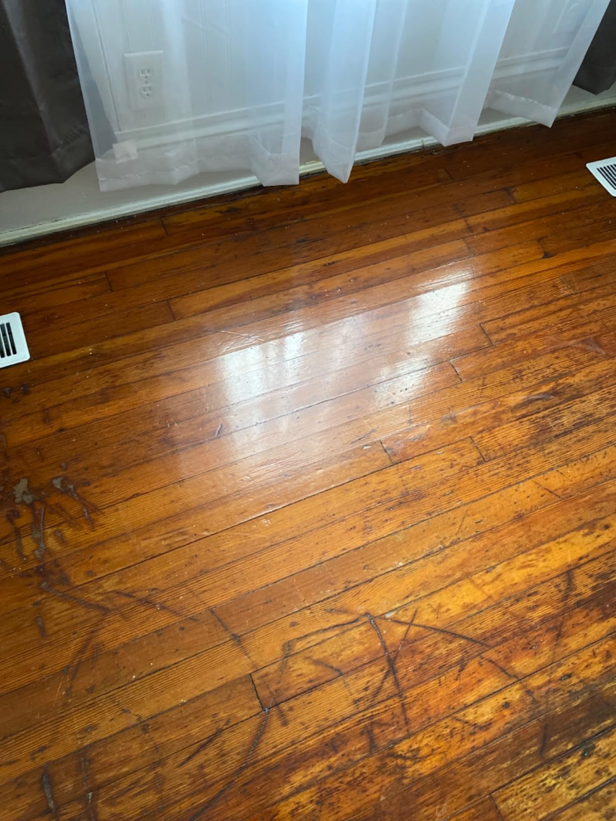 Zep Hardwood and Laminate Floor Cleaner - 32 Oz (Case of 4) - ZUHLF324 - Cleans Spots, Stains, and Scuffs while Restoring Shine on Hardwood, Laminate, Cabinet Doors, Crown Molding, and MORE Customer Review Zep Hardwood and Laminate Floor Cleaner - 32 Oz (Case of 4) - ZUHLF324 - Cleans Spots, Stains, and Scuffs while Restoring Shine on Hardwood, Laminate, Cabinet Doors, Crown Molding, and MORE - Customer Photo 2