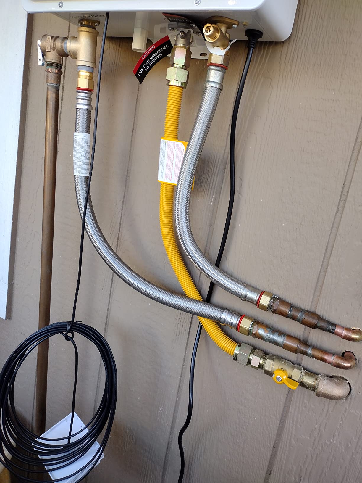 CAMPLUX Climatech 5 Tankless Water Heater Gas Outdoor 199,000 BTU, 6.86 GPM Instant On Demand Gas Tankless Hot Water Heater Natural Gas, 4-8 Points Whole House, Outdoor Installation, WA686M Customer Review CAMPLUX Climatech 5 Tankless Water Heater Gas Outdoor 199,000 BTU, 6.86 GPM Instant On Demand Gas Tankless Hot Water Heater Natural Gas, 4-8 Points Whole House, Outdoor Installation, WA686M - Customer Photo 2