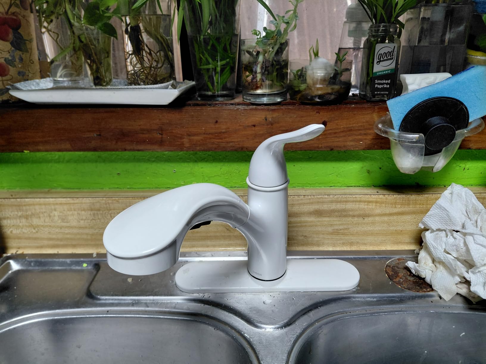 Moen Brecklyn Glacier White One-Handle Single-Hole Kitchen Faucet with Pull-Out Sprayer and Power Clean, Optional Deckplate Included, 87557W Customer Review Moen Brecklyn Glacier White One-Handle Single-Hole Kitchen Faucet with Pull-Out Sprayer and Power Clean, Optional Deckplate Included, 87557W - Customer Photo 2