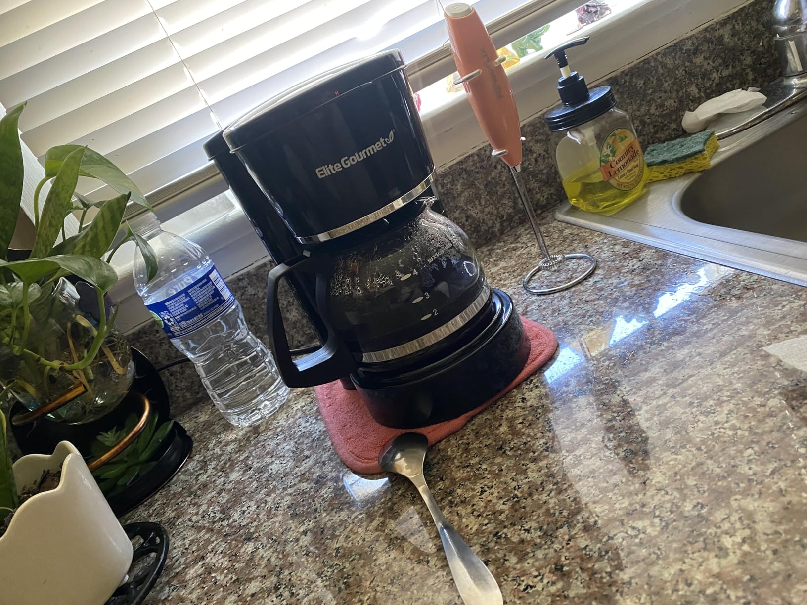 Elite Gourmet EHC-5055 Automatic 5-Cup Brew & Drip Coffee Maker with Pause N Serve Reusable Filter, On/Off Switch, Water Level Indicator Customer Review Elite Gourmet EHC-5055 Automatic 5-Cup Brew & Drip Coffee Maker with Pause N Serve Reusable Filter, On/Off Switch, Water Level Indicator - Customer Photo 2