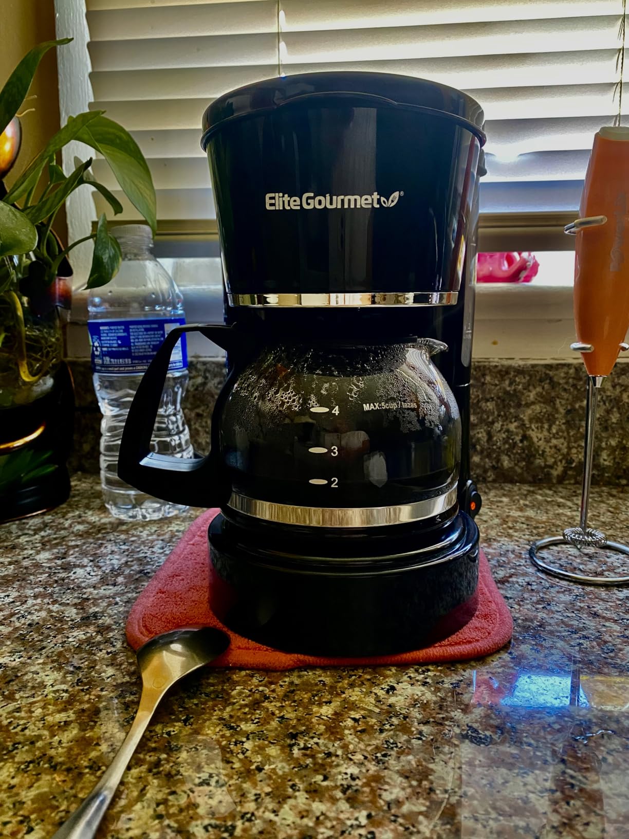 Elite Gourmet EHC-5055 Automatic 5-Cup Brew & Drip Coffee Maker with Pause N Serve Reusable Filter, On/Off Switch, Water Level Indicator Customer Review Elite Gourmet EHC-5055 Automatic 5-Cup Brew & Drip Coffee Maker with Pause N Serve Reusable Filter, On/Off Switch, Water Level Indicator - Customer Photo 2