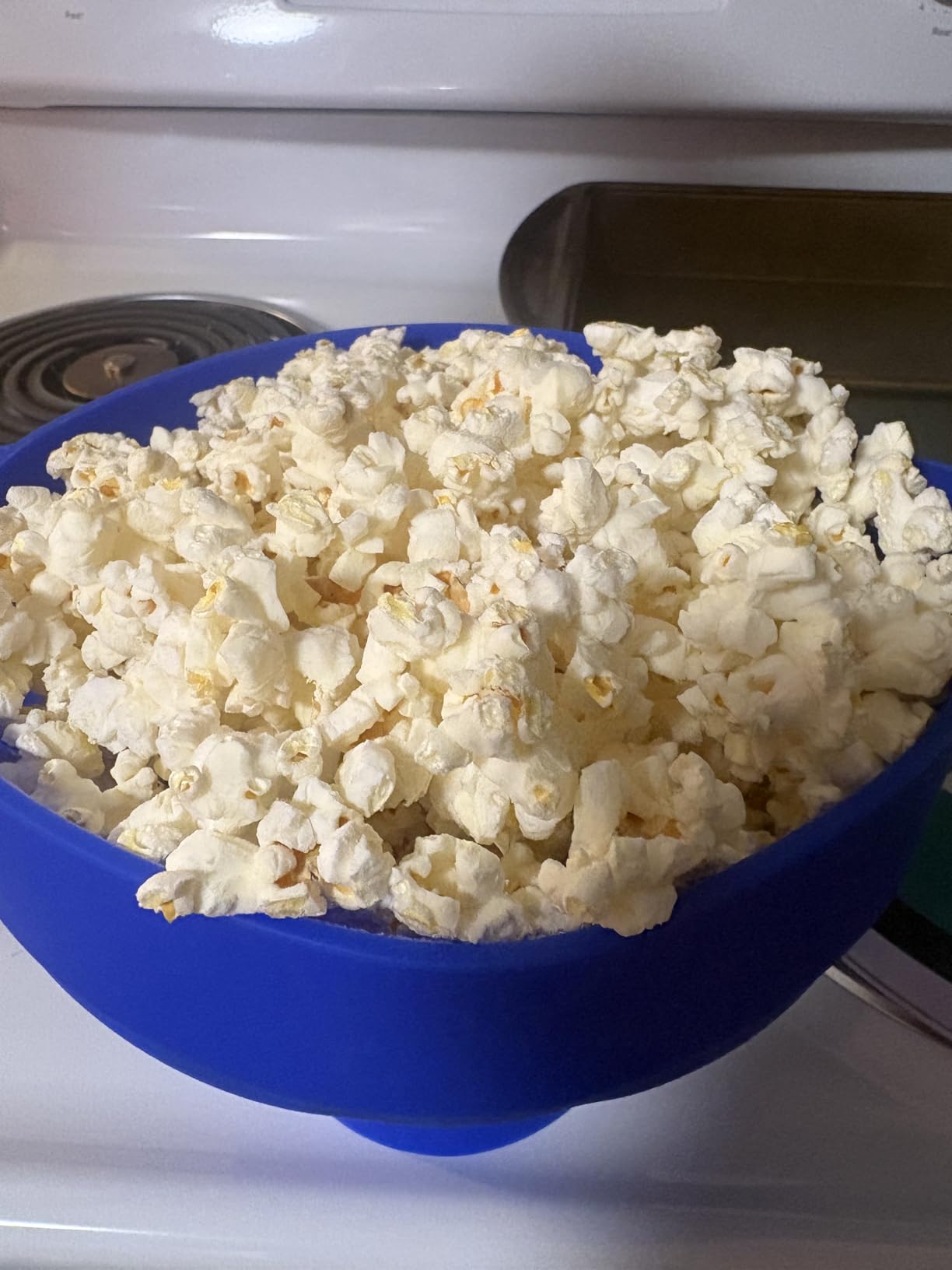 POPCO Silicone Microwave Popcorn Popper with Handles, Silicone Popcorn Maker, Collapsible Bowls, Dishwasher Safe - 15 Colors Available (AQUA) - Customer Photo 1