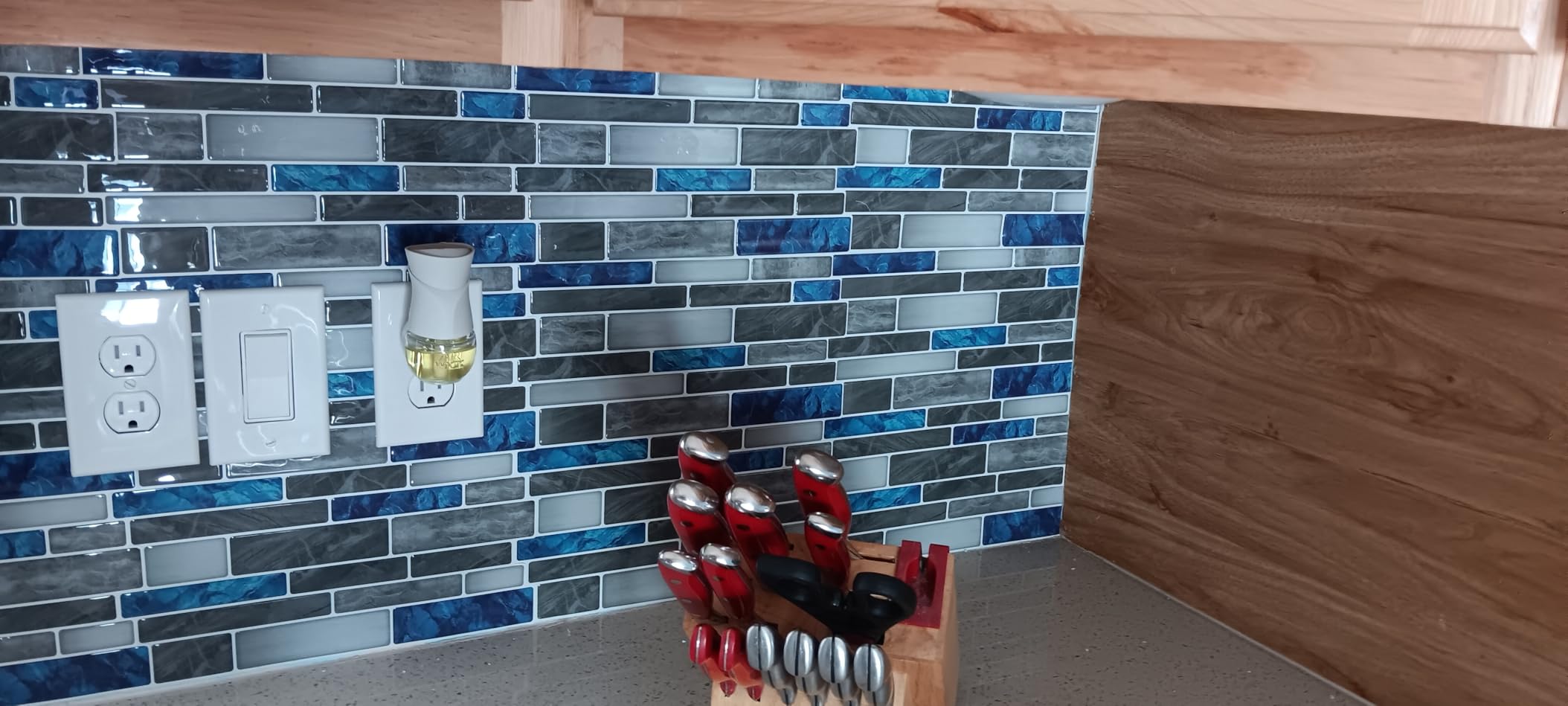 Art3d 10-Sheet Premium Self-Adhesive Kitchen Backsplash Tiles in Marble, White Design Customer Review Art3d 10-Sheet Premium Self-Adhesive Kitchen Backsplash Tiles in Marble, White Design - Customer Photo 1