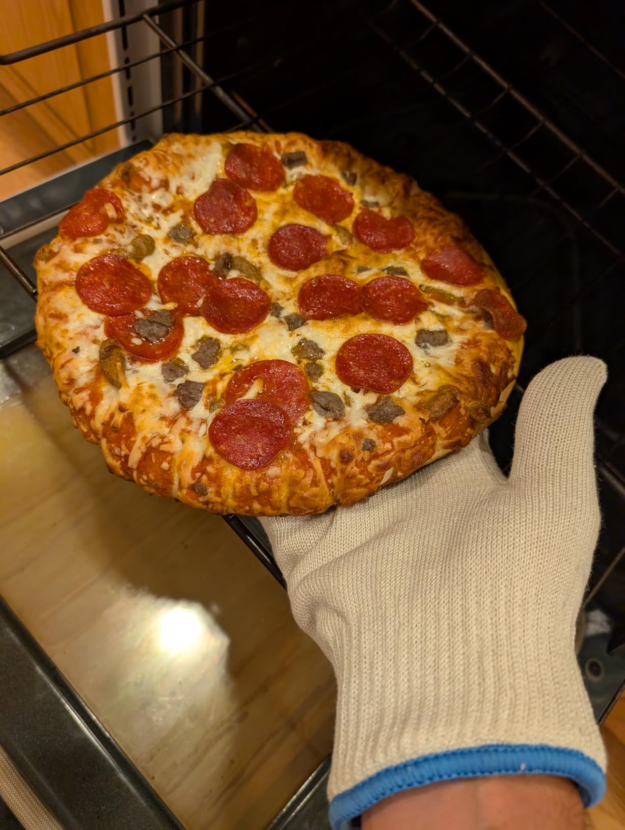 Heat Resistant Gloves for Cooking & Grilling – Aramid Oven Mitts Gloves with Fingers, Thick Knit Design Ensures Short-Term Hand Protection up to 932°F – Secure Grip for Baking, Fryer, and BBQ - Customer Photo 2