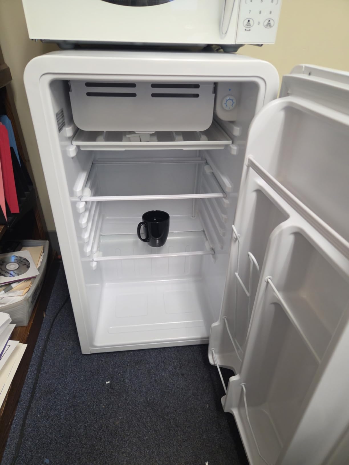 FRIGIDAIRE EFR372-BLUE 3.2 Cu Ft Blue Retro Compact Rounded Corner Premium Mini Fridge Customer Review FRIGIDAIRE EFR372-BLUE 3.2 Cu Ft Blue Retro Compact Rounded Corner Premium Mini Fridge - Customer Photo 2