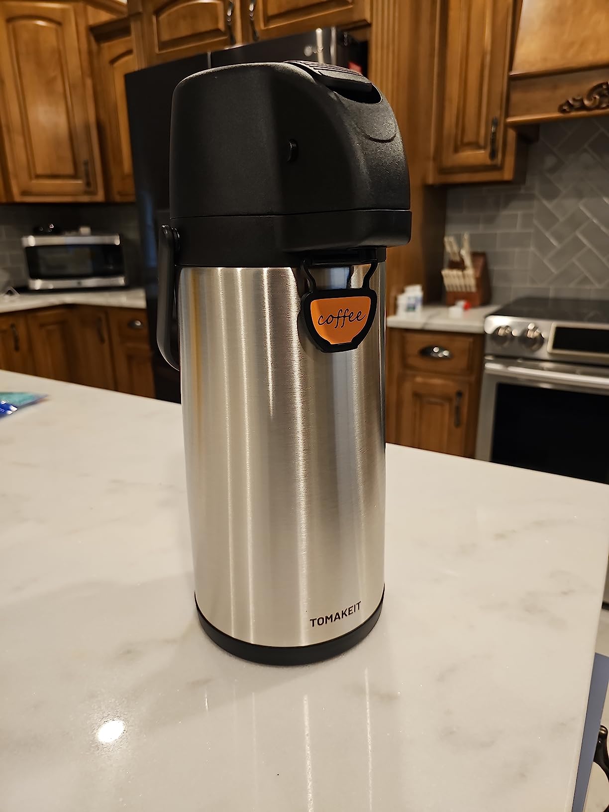 Airpot Coffee Dispenser Thermal with Pump,3L/102 Oz Insulated Stainless Steel Large Airpot Coffee Carafe Lever Action for Hot/Cold Water,Thermal Carafe for Hot Cocoa for Parties Customer Review Airpot Coffee Dispenser Thermal with Pump,3L/102 Oz Insulated Stainless Steel Large Airpot Coffee Carafe Lever Action for Hot/Cold Water,Thermal Carafe for Hot Cocoa for Parties - Customer Photo 3