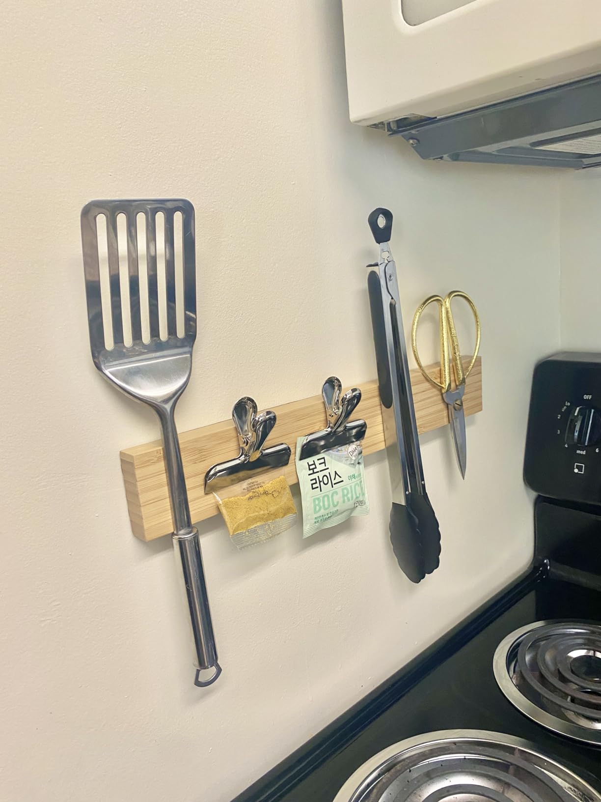 LARHN Magnetic Knife Holder for Wall, 16″ - Powerful Knife Magnetic Strip for Knives, Utensils and Tools - Not Compatible with Refrigerators - 100% Solid Bamboo Customer Review LARHN Magnetic Knife Holder for Wall, 16″ - Powerful Knife Magnetic Strip for Knives, Utensils and Tools - Not Compatible with Refrigerators - 100% Solid Bamboo - Customer Photo 2