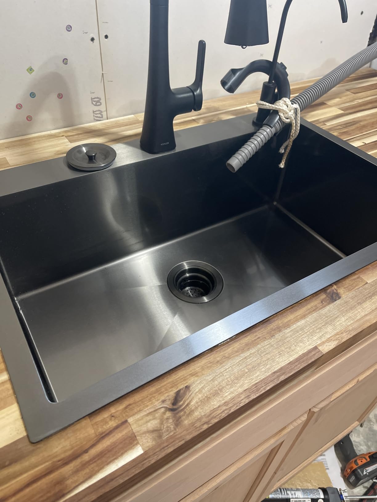 SHACO 28 Inch Black Drop In Kitchen Sink, Gunmetal Black Stainless Steel Top Mount RV Laundry Utility 9 Inch Deep Single Bowl Basin Wet Bar Prep Sink Customer Review SHACO 28 Inch Black Drop In Kitchen Sink, Gunmetal Black Stainless Steel Top Mount RV Laundry Utility 9 Inch Deep Single Bowl Basin Wet Bar Prep Sink - Customer Photo 2