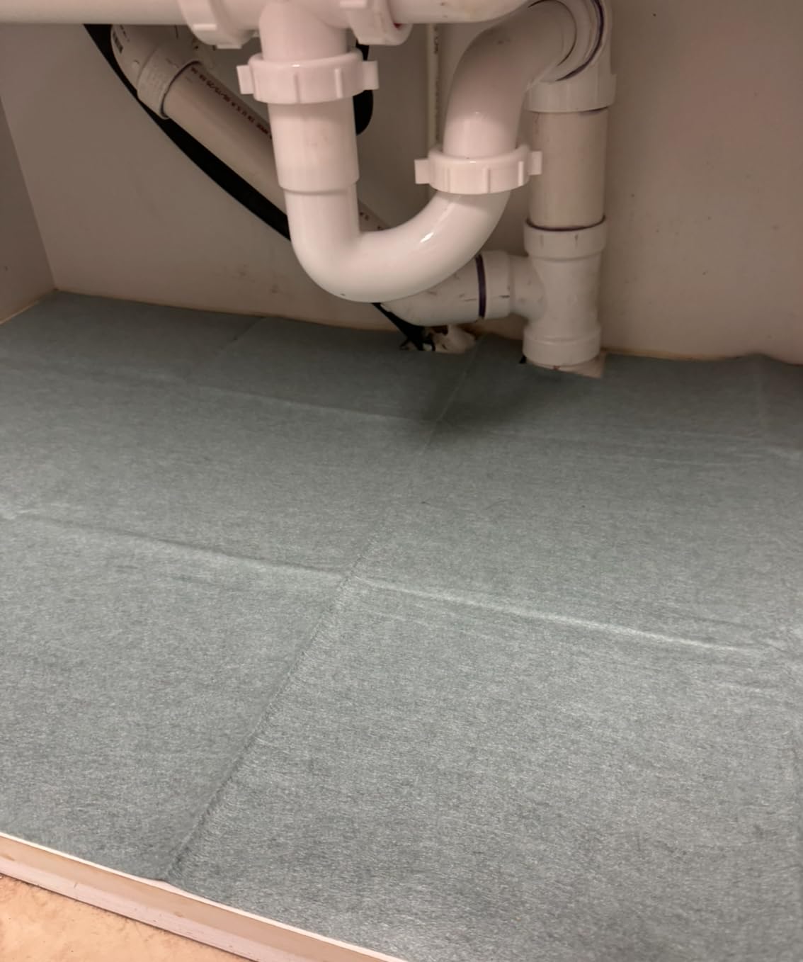 GORILLA GRIP LeakGuard Non-Adhesive Under Sink Mat for Kitchen Cabinet, Waterproof Quick Dry Shelf Liner, Durable Absorbent Felt Mats for Bathroom Sinks, Cabinets, Dresser, Easy to Trim 24x30 Charcoal Customer Review GORILLA GRIP LeakGuard Non-Adhesive Under Sink Mat for Kitchen Cabinet, Waterproof Quick Dry Shelf Liner, Durable Absorbent Felt Mats for Bathroom Sinks, Cabinets, Dresser, Easy to Trim 24x30 Charcoal - Customer Photo 1