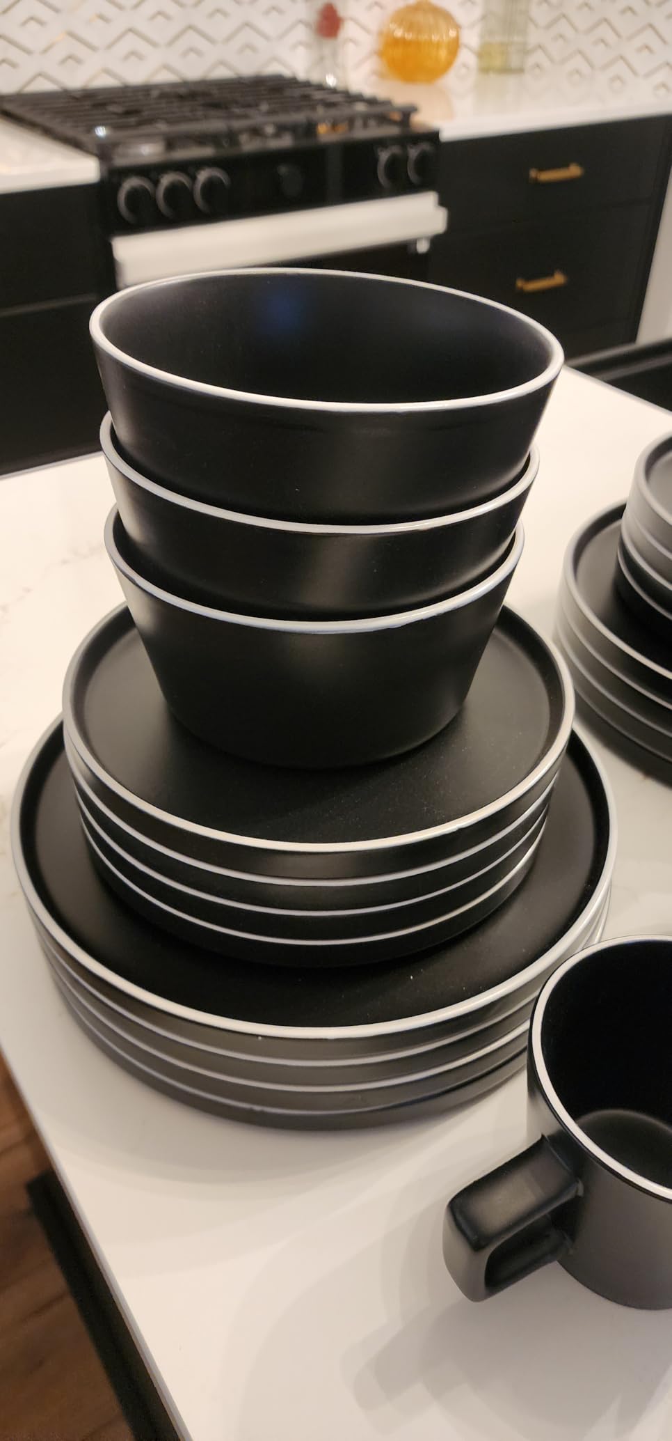 Stone Lain Celina Stoneware 16 Piece Modern Dinnerware Set, Plates and Bowls, Black Matte, Service for 4, Microwave & Dishwasher Safe Customer Review Stone Lain Celina Stoneware 16 Piece Modern Dinnerware Set, Plates and Bowls, Black Matte, Service for 4, Microwave & Dishwasher Safe - Customer Photo 1
