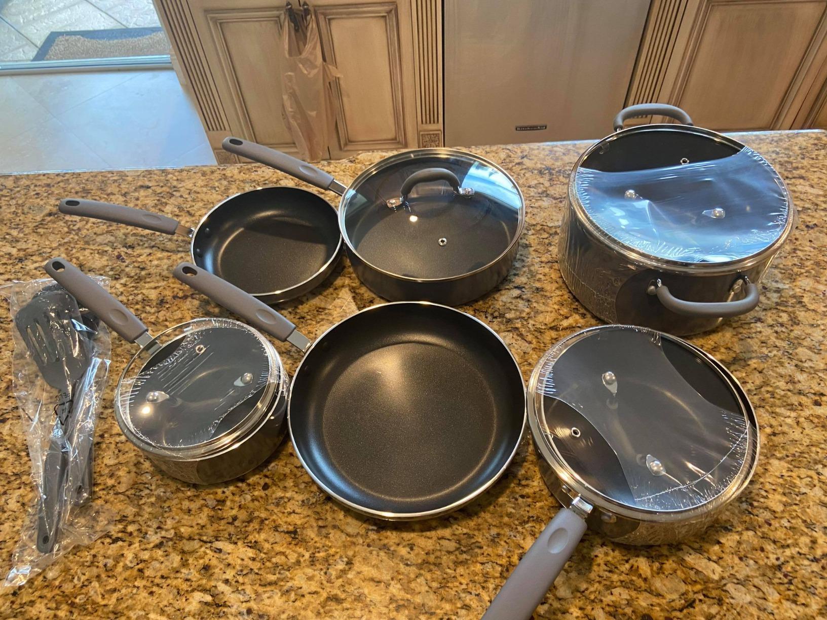 Amazon Basics Hard Anodized Non-Stick 12-Piece Cookware Set, Black - Pots, Pans and Utensils - Customer Photo 3