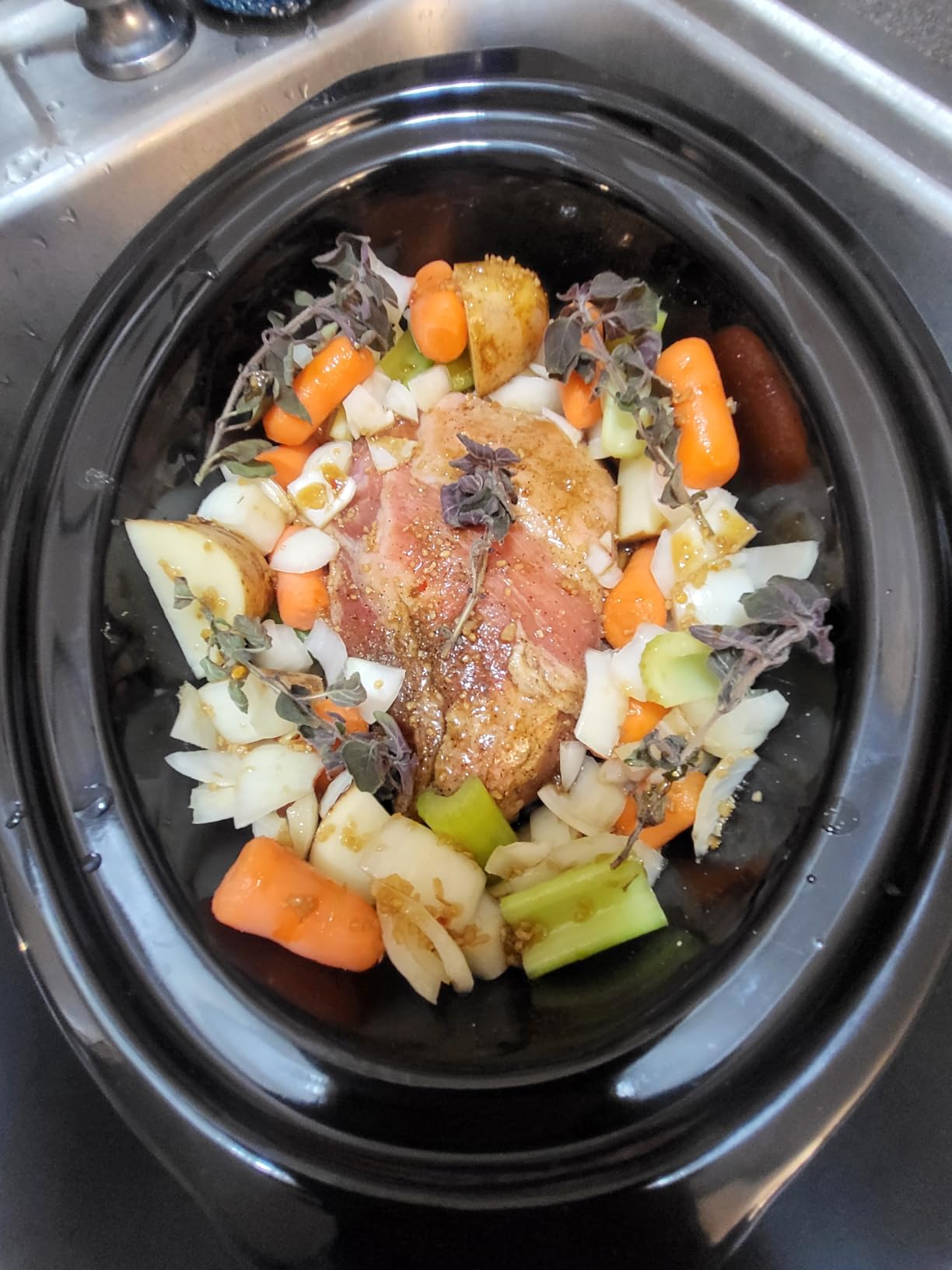Hamilton Beach 6-Quart Slow Cooker with 3 Cooking Settings, Dishwasher-Safe Stoneware Crock & Glass Lid, Silver (33665G) - Customer Photo 1