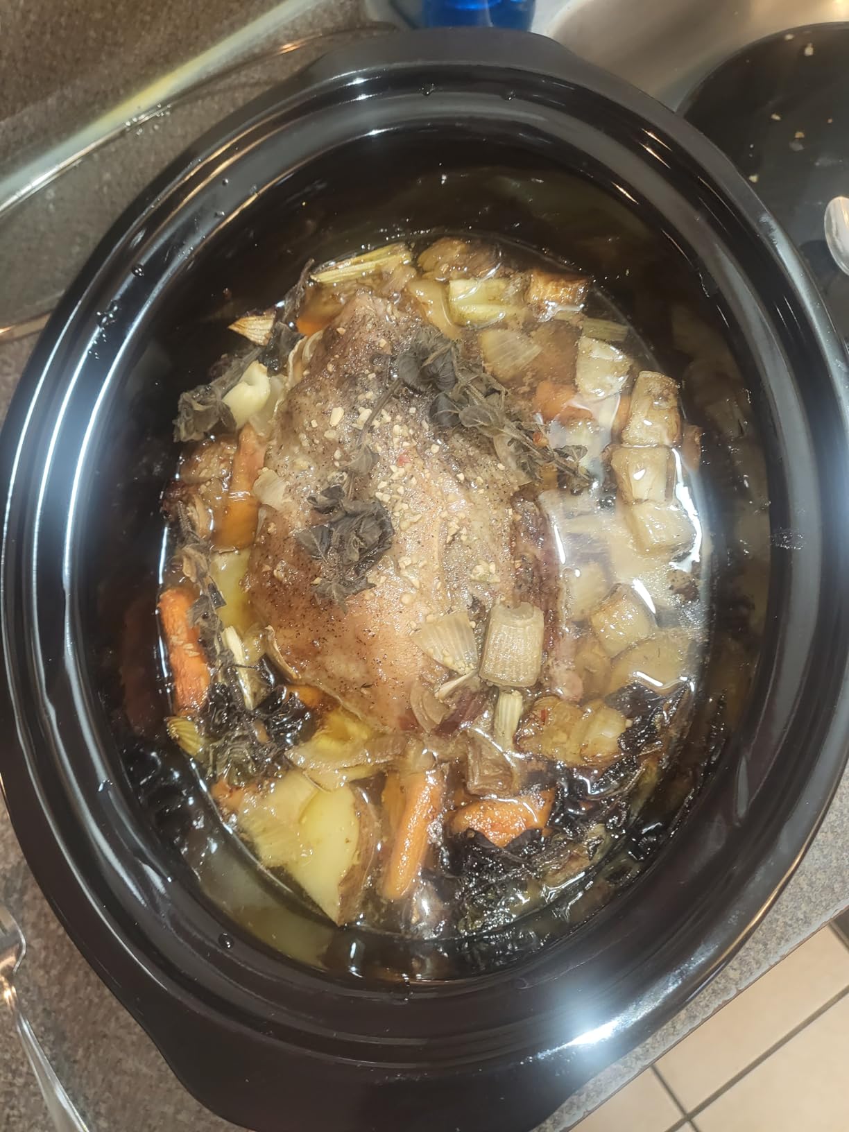 Hamilton Beach 6-Quart Slow Cooker with 3 Cooking Settings, Dishwasher-Safe Stoneware Crock & Glass Lid, Silver (33665G) - Customer Photo 2