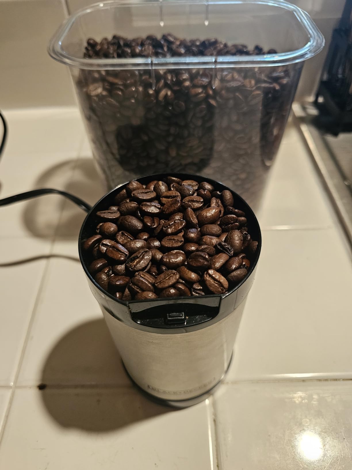 BLACK+DECKER One Touch Coffee Grinder, 2/3 Cup Coffee Bean Capacity, Spice Grinder, One Touch Push-Button Control -150 Watts -Stainless Steel Blades - Customer Photo 2