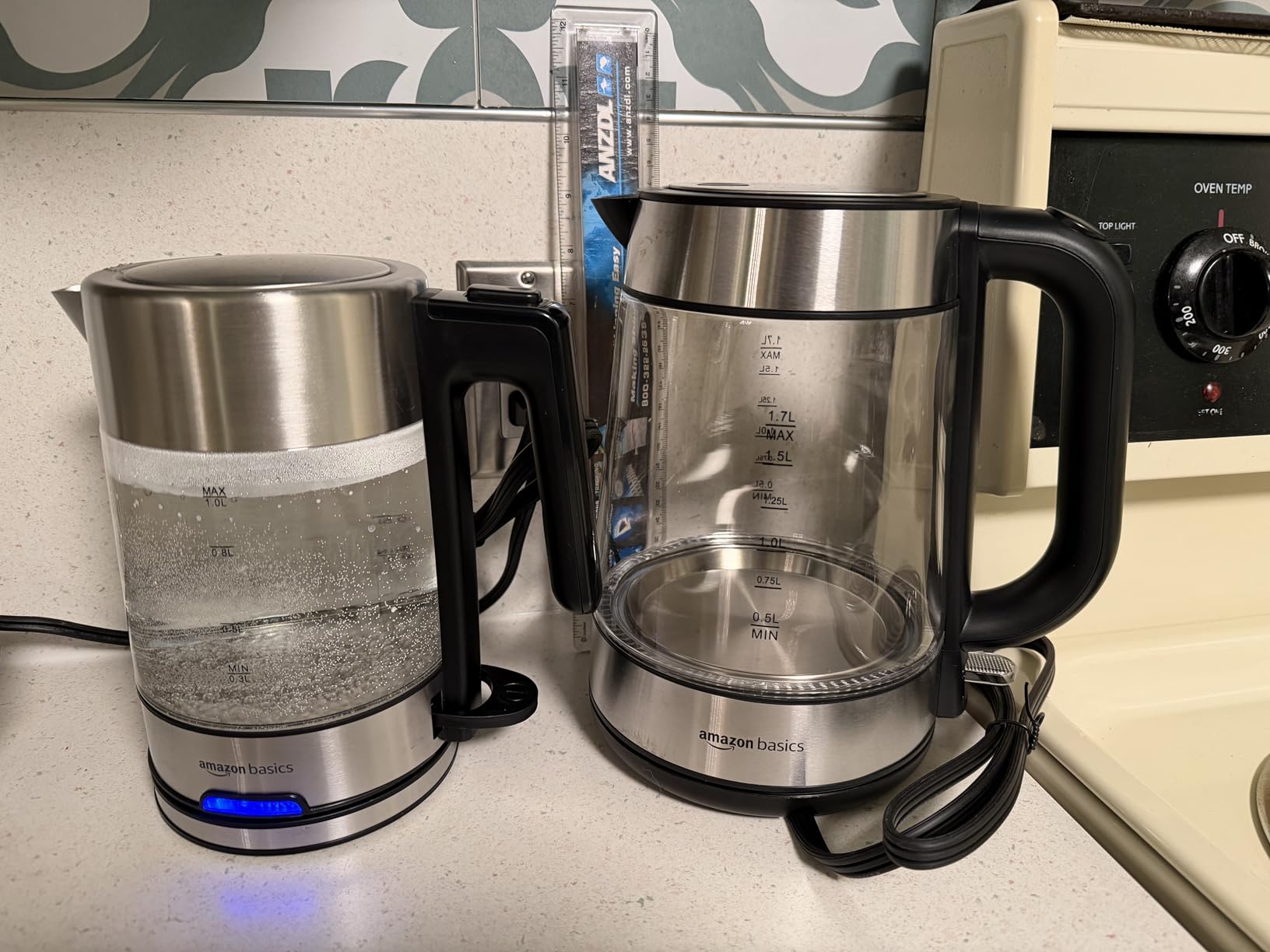 Amazon Basics Electric Kettle with Glass Carafe for Tea and Coffee, BPA-Free, Fast Boiling, Auto Shut-Off, 1 Liter, 1500W, Glass and Steel - Customer Photo 1