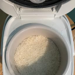 Toshiba Rice Cooker 6 Cup Uncooked – Japanese Rice Cooker with Fuzzy Logic Technology, 7 Cooking Functions, Digital Display, 2 Delay Timers and Auto Keep Warm, Non-Stick Inner Pot, White Customer Review Toshiba Rice Cooker 6 Cup Uncooked – Japanese Rice Cooker with Fuzzy Logic Technology, 7 Cooking Functions, Digital Display, 2 Delay Timers and Auto Keep Warm, Non-Stick Inner Pot, White - Customer Photo 5