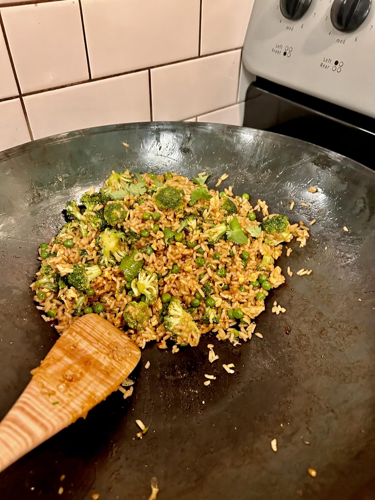 Mammafong Pre Seasoned Blue Carbon Steel Flat Bottom Wok -14 Inch Chinese Pow Wok - Traditionally Hand Hammered Woks and Stir Fry Pans Customer Review Mammafong Pre Seasoned Blue Carbon Steel Flat Bottom Wok -14 Inch Chinese Pow Wok - Traditionally Hand Hammered Woks and Stir Fry Pans - Customer Photo 1