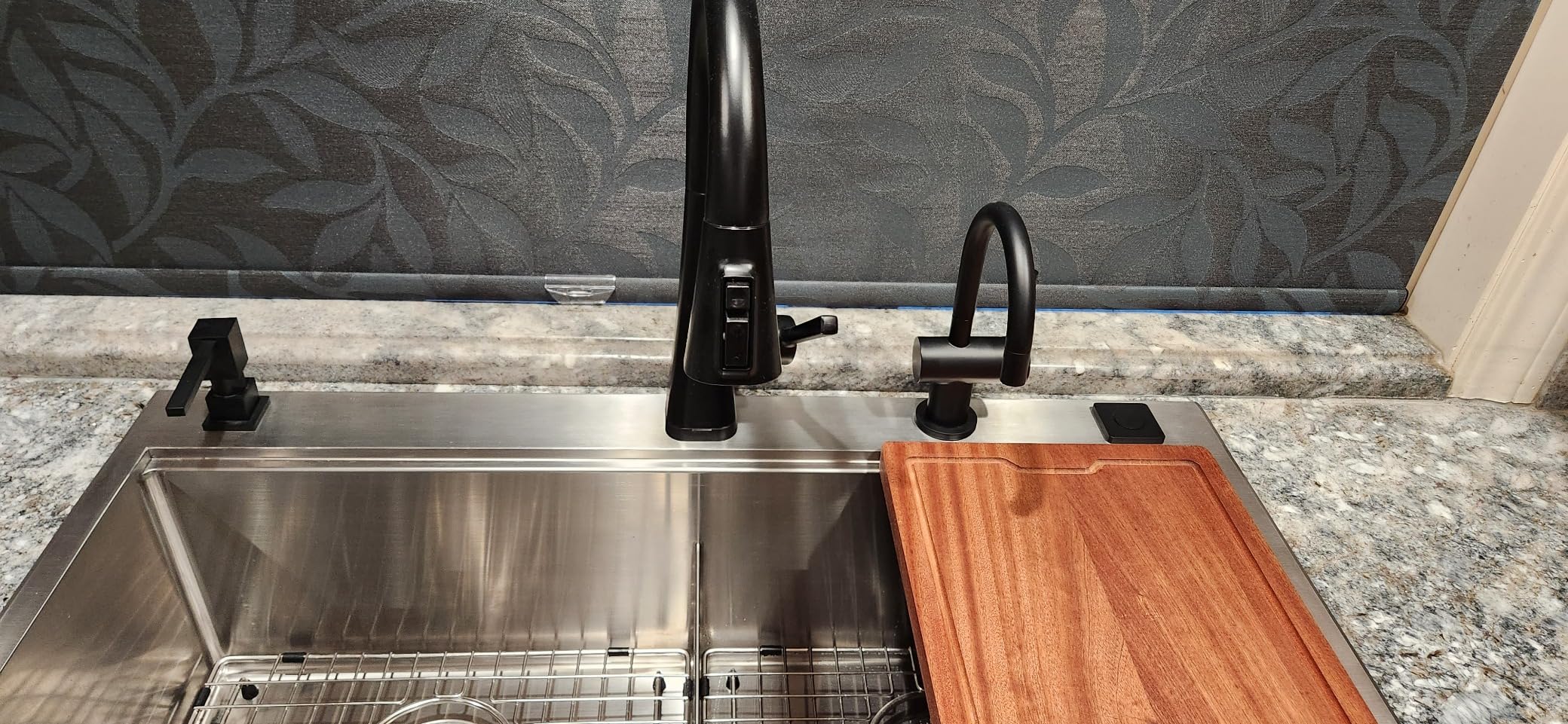 Delta Lenta Brushed Nickel Kitchen Faucet with Pull Down Sprayer, Modern Single Hole Kitchen Sink Faucet, Single Handle, SpotShield Stainless 19802Z-SP-DST - Customer Photo 1