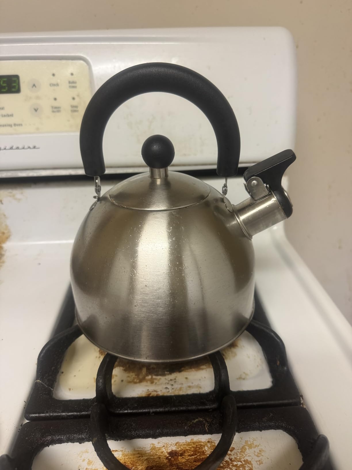 Primula Stewart Whistling Stovetop Tea Kettle Food Grade Stainless Steel, Hot Water Fast to Boil, Cool Touch Folding, 1.5-Quart, Brushed with Black Handle Customer Review Primula Stewart Whistling Stovetop Tea Kettle Food Grade Stainless Steel, Hot Water Fast to Boil, Cool Touch Folding, 1.5-Quart, Brushed with Black Handle - Customer Photo 2