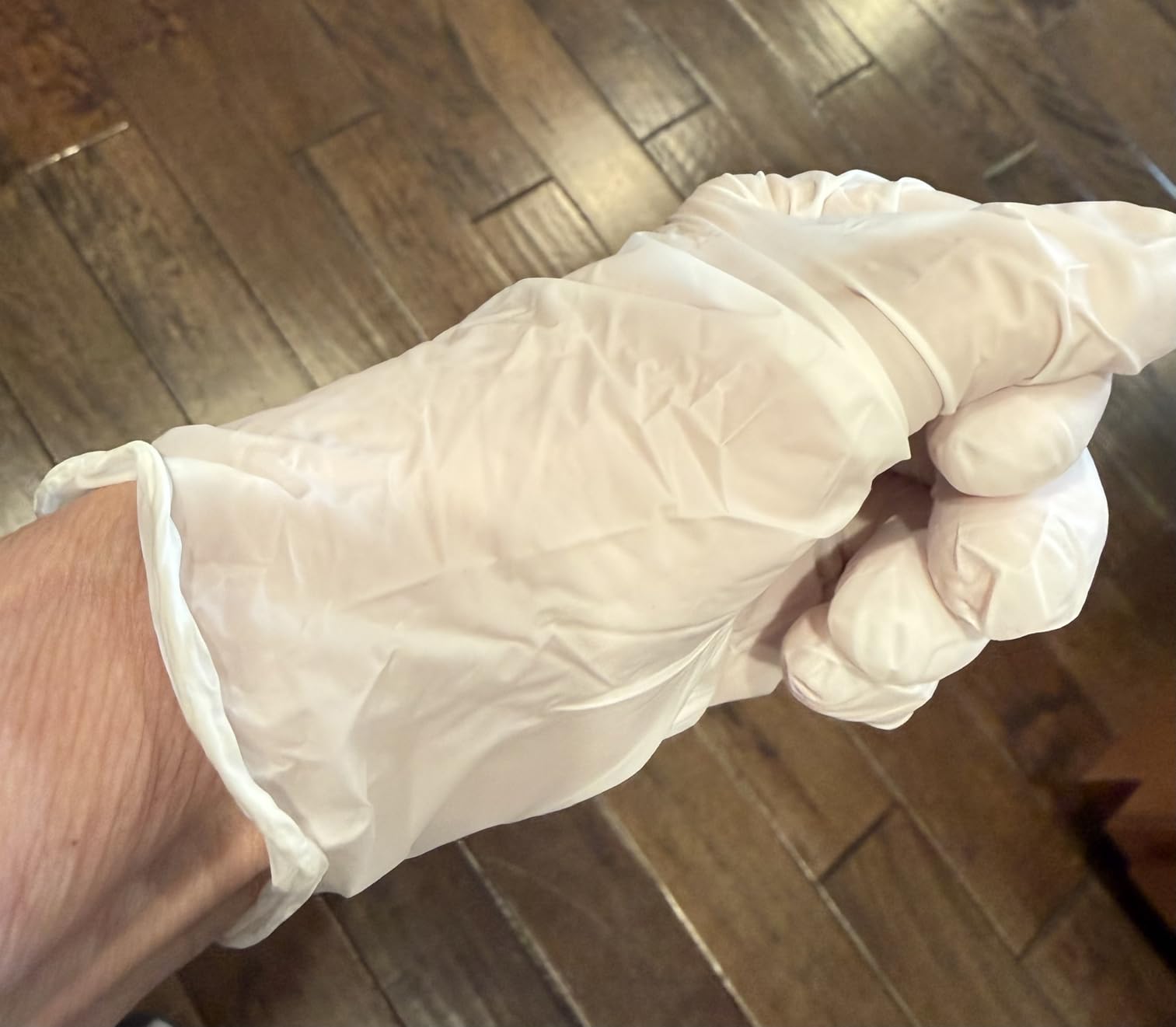 LANON Food Safe White Disposable Nitrile Gloves, Latex-Free, Powder-Free, Textured Fingertips, Cooking, Cleaning, Medium Customer Review LANON Food Safe White Disposable Nitrile Gloves, Latex-Free, Powder-Free, Textured Fingertips, Cooking, Cleaning, Medium - Customer Photo 1